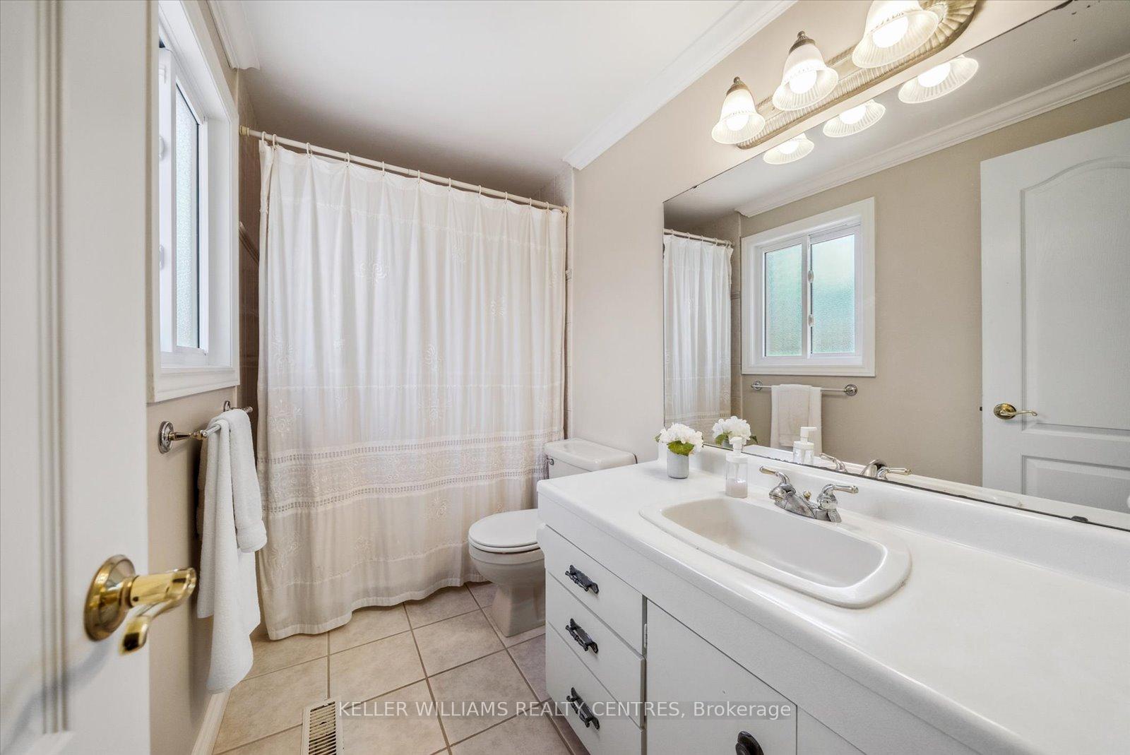 Photo 20 of 30 Laurentide Avenue, Aurora, Aurora Heights — HOMEH