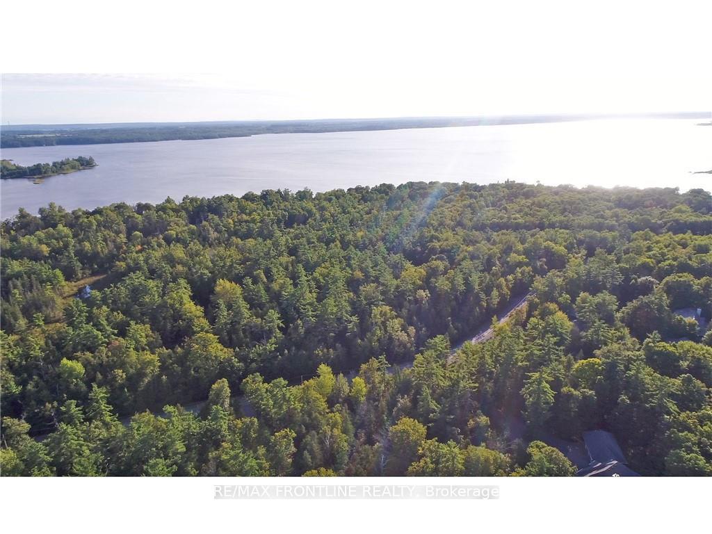 Photo 5 of 215 Morris Island Drive, Ottawa, Fitzroy — HOMEH