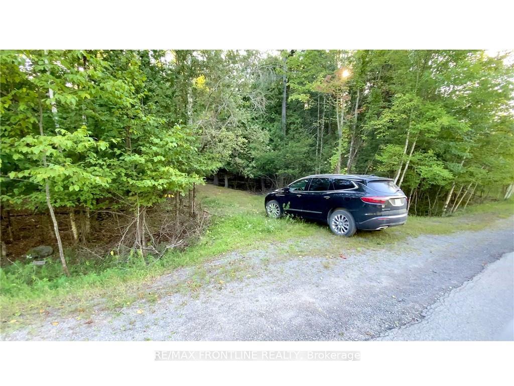 Photo 3 of 215 Morris Island Drive, Ottawa, Fitzroy — HOMEH