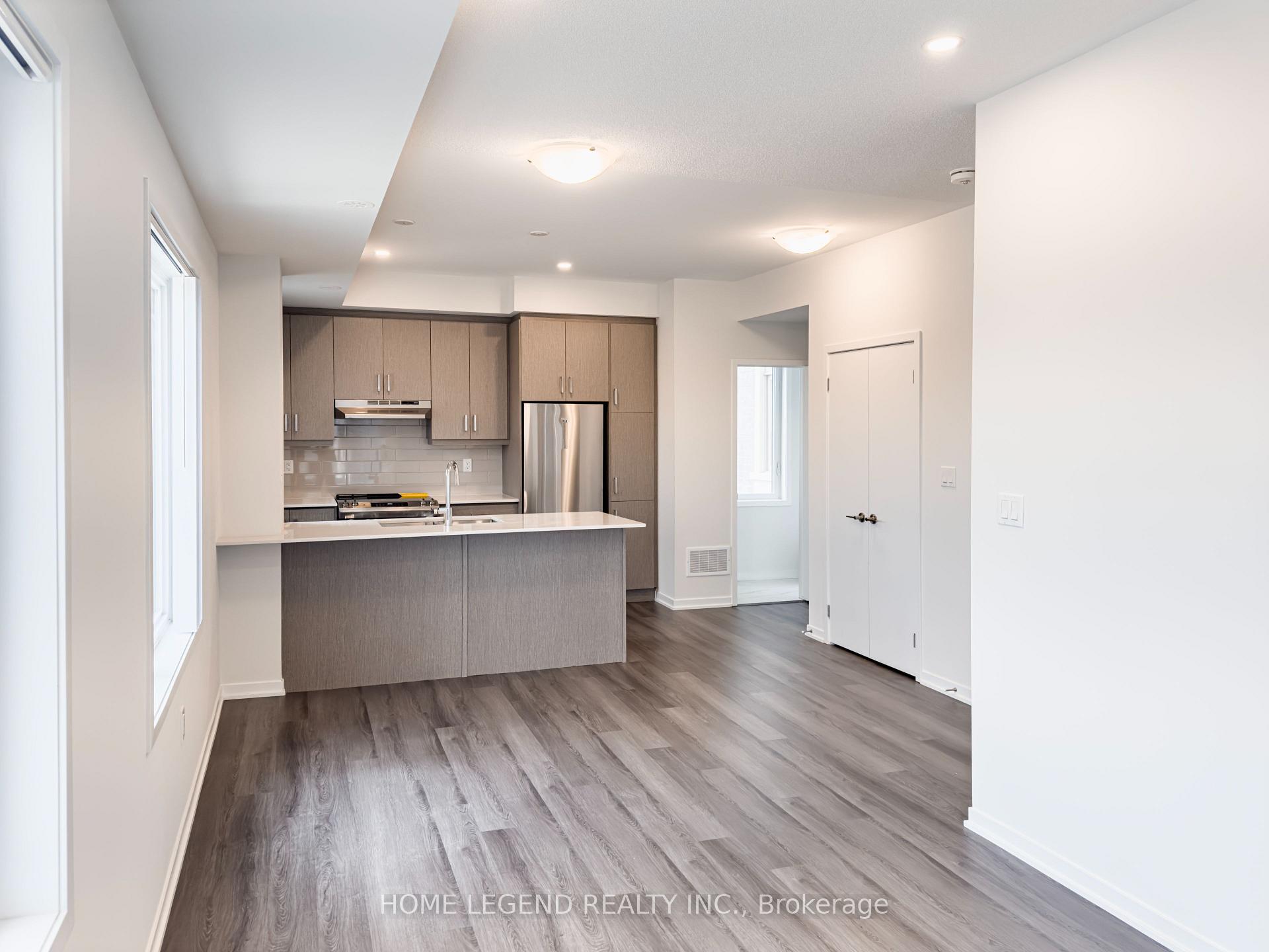 Photo 6 of Unit TH 344, 100 Honeycrisp Crescent, Vaughan, Vaughan Corporate Centre — HOMEH