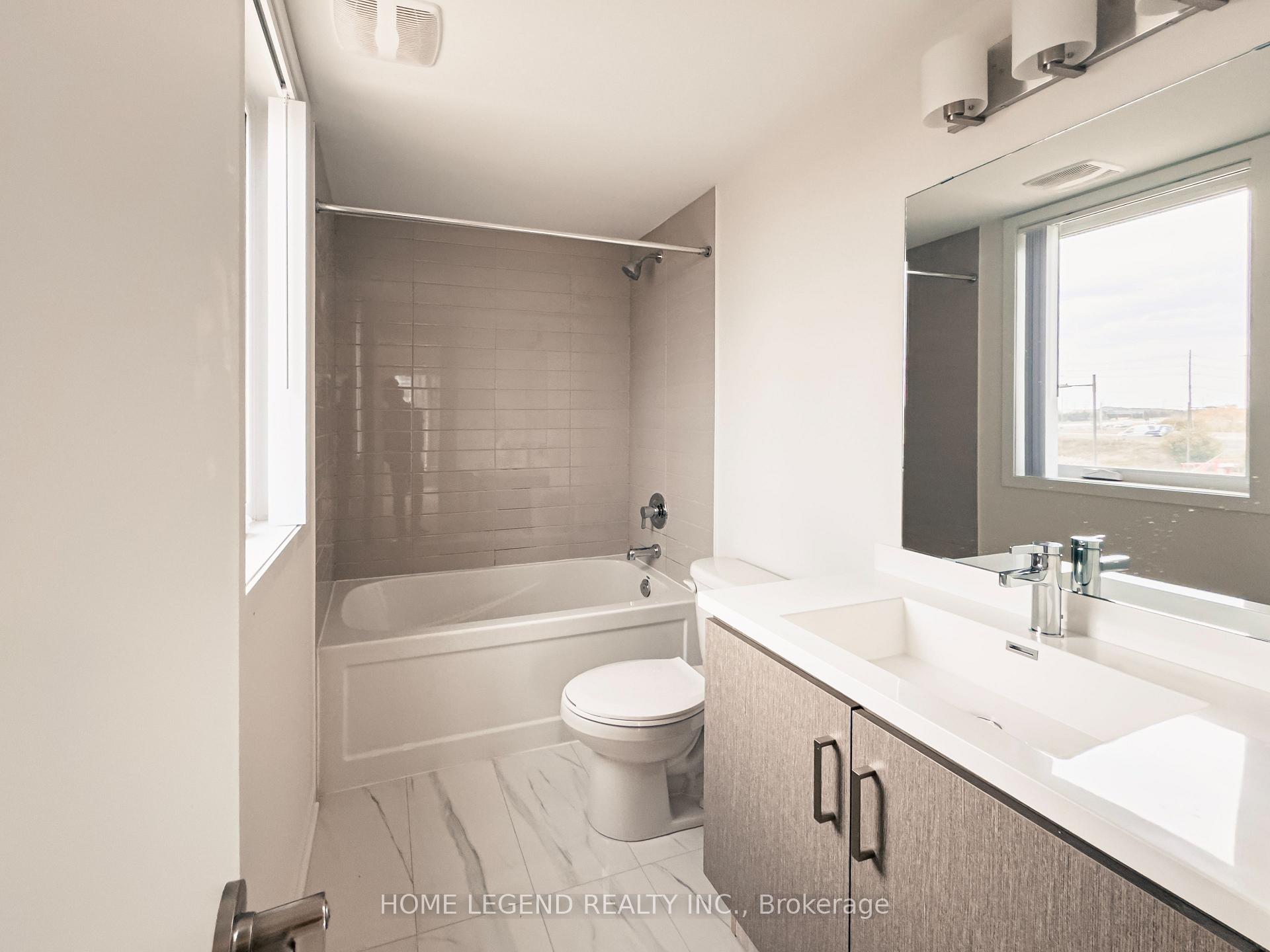Photo 8 of Unit TH 344, 100 Honeycrisp Crescent, Vaughan, Vaughan Corporate Centre — HOMEH