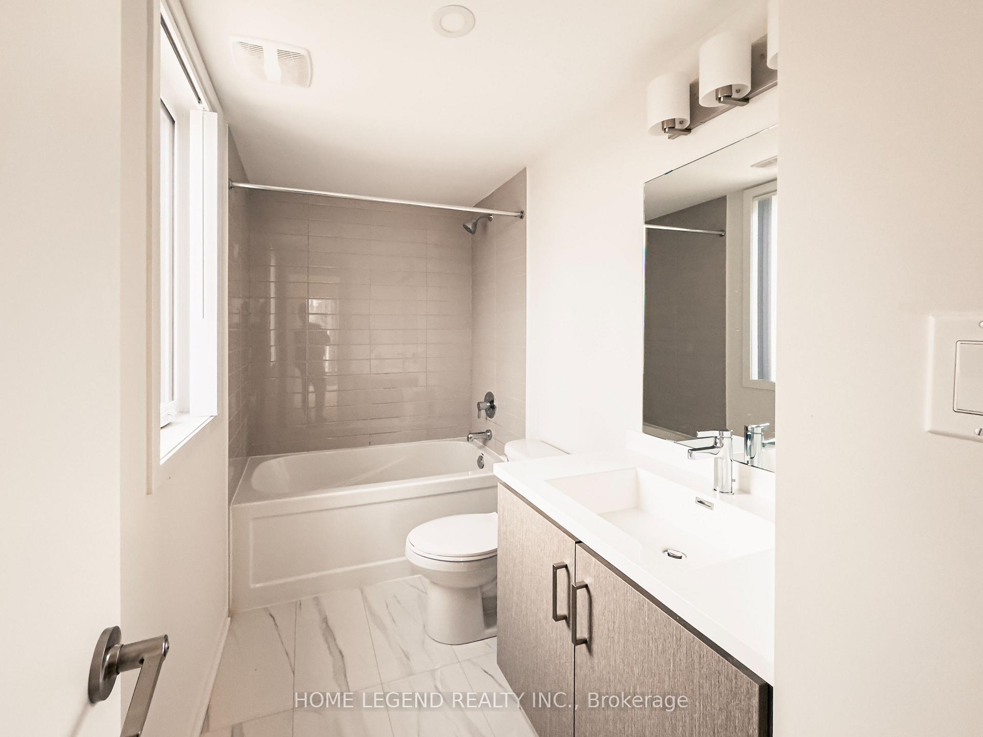 Photo 15 of Unit TH 344, 100 Honeycrisp Crescent, Vaughan, Vaughan Corporate Centre — HOMEH