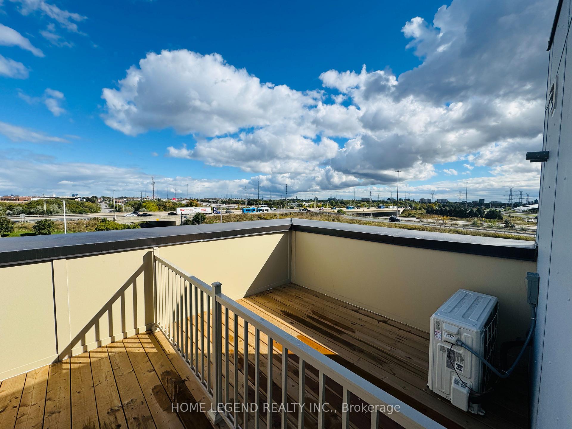 Photo 17 of Unit TH 344, 100 Honeycrisp Crescent, Vaughan, Vaughan Corporate Centre — HOMEH