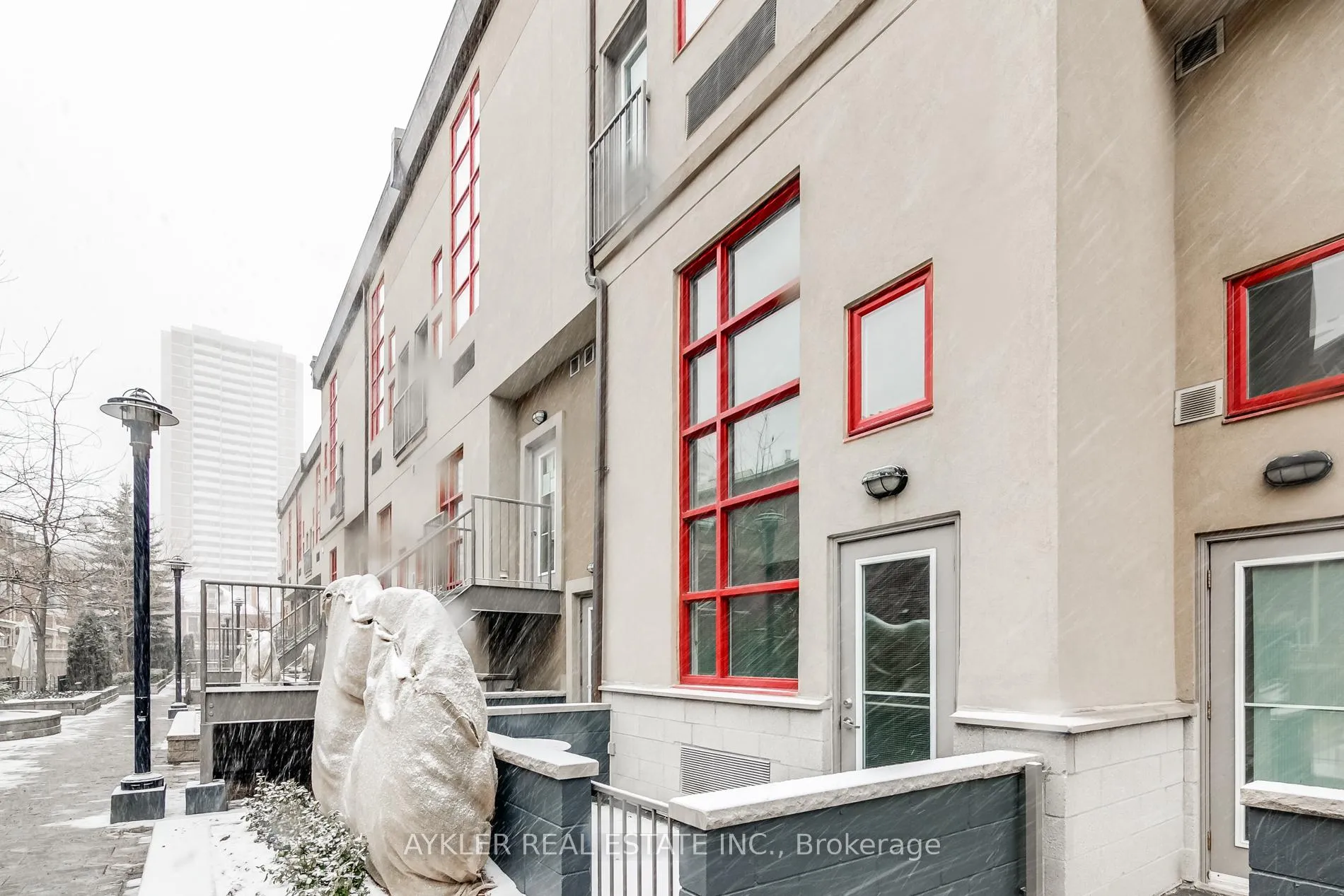 Front of Unit 117, 21 Earl Street