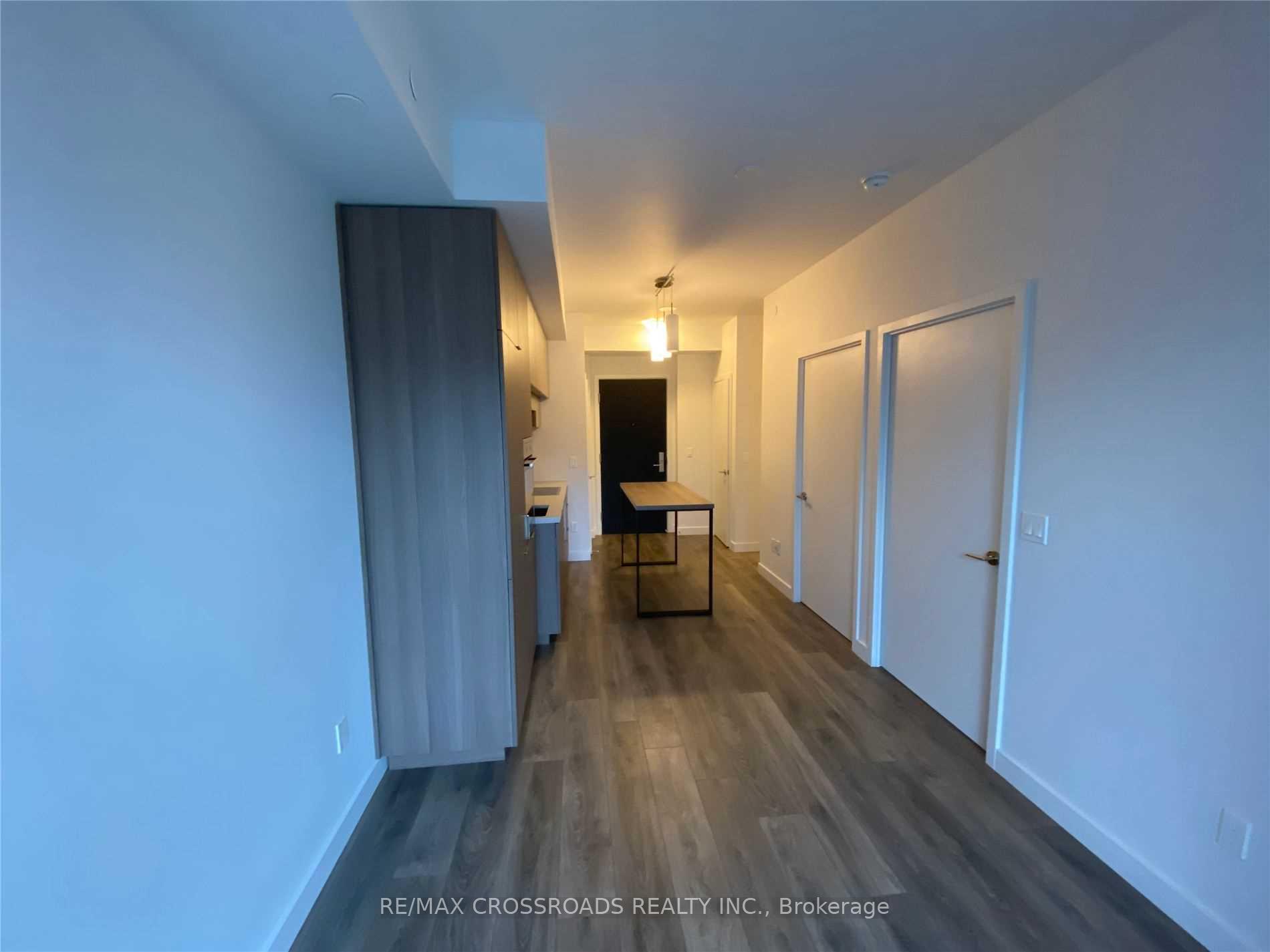 Photo 7 of Unit 809, 8 Eglinton Avenue E, Toronto, Mount Pleasant West — HOMEH
