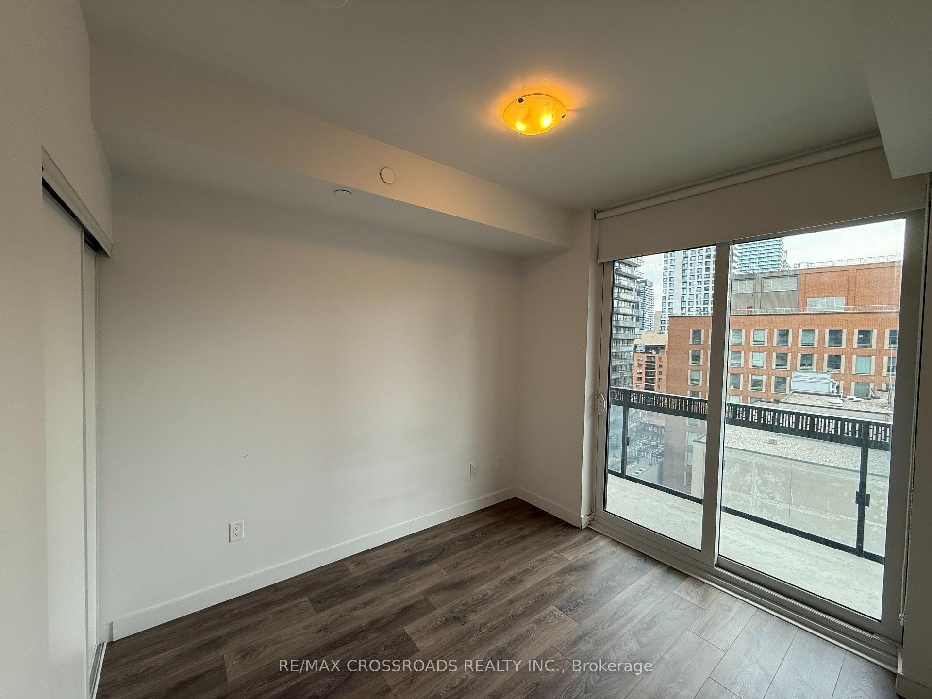 Photo 9 of Unit 809, 8 Eglinton Avenue E, Toronto, Mount Pleasant West — HOMEH