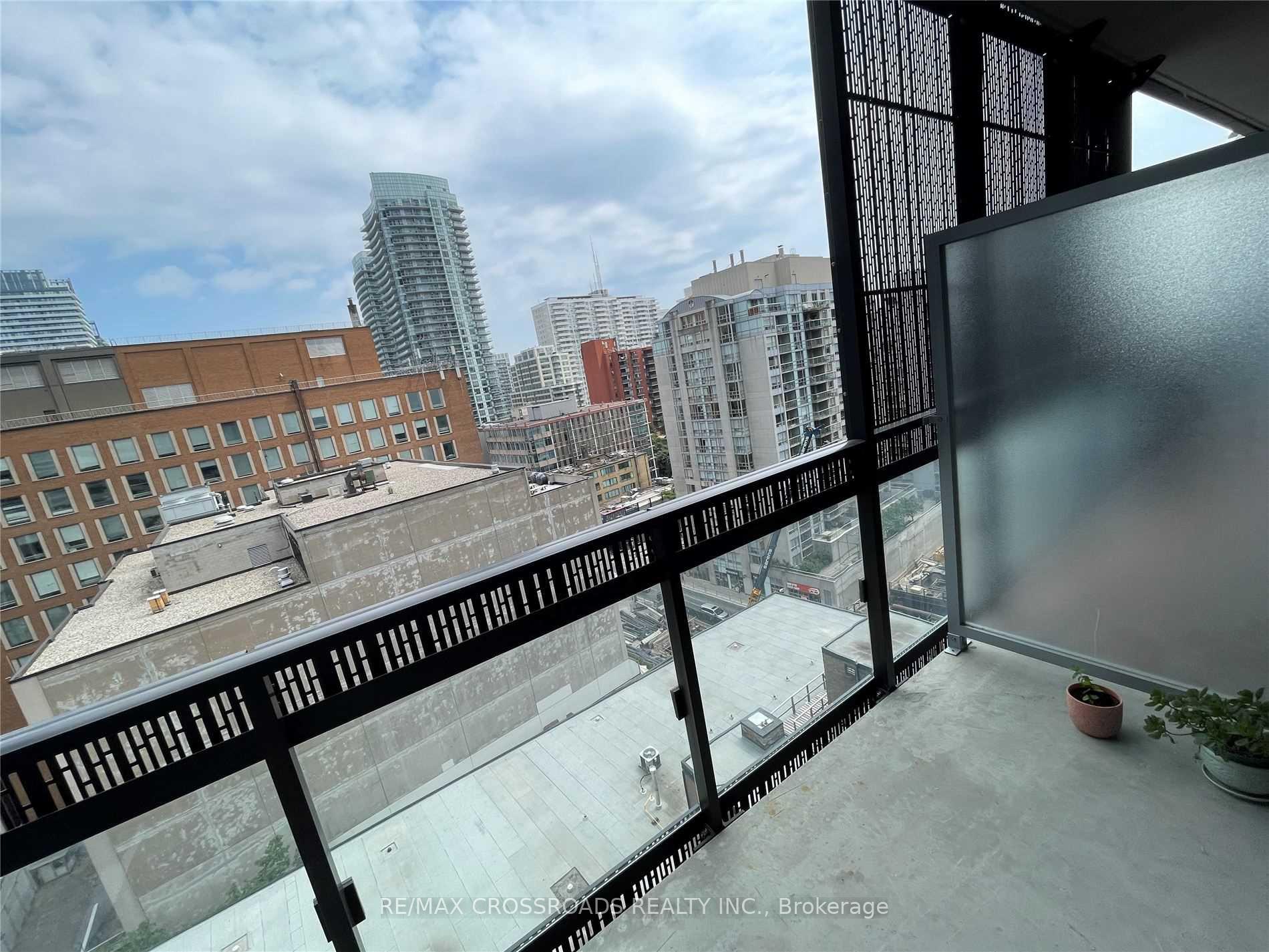 Photo 12 of Unit 809, 8 Eglinton Avenue E, Toronto, Mount Pleasant West — HOMEH