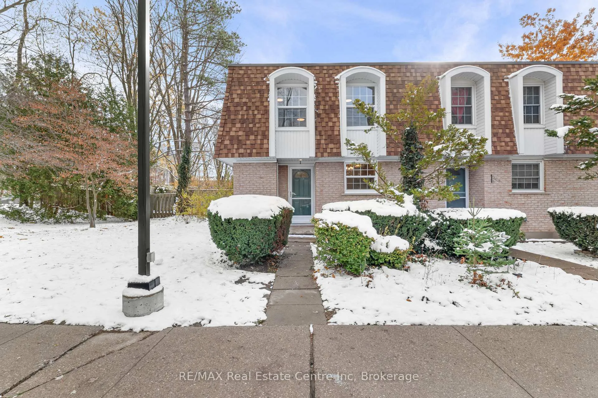 Photo 3 of Unit 1, 383 Edinburgh Road S, Guelph, Dovercliffe Park/Old University — HOMEH