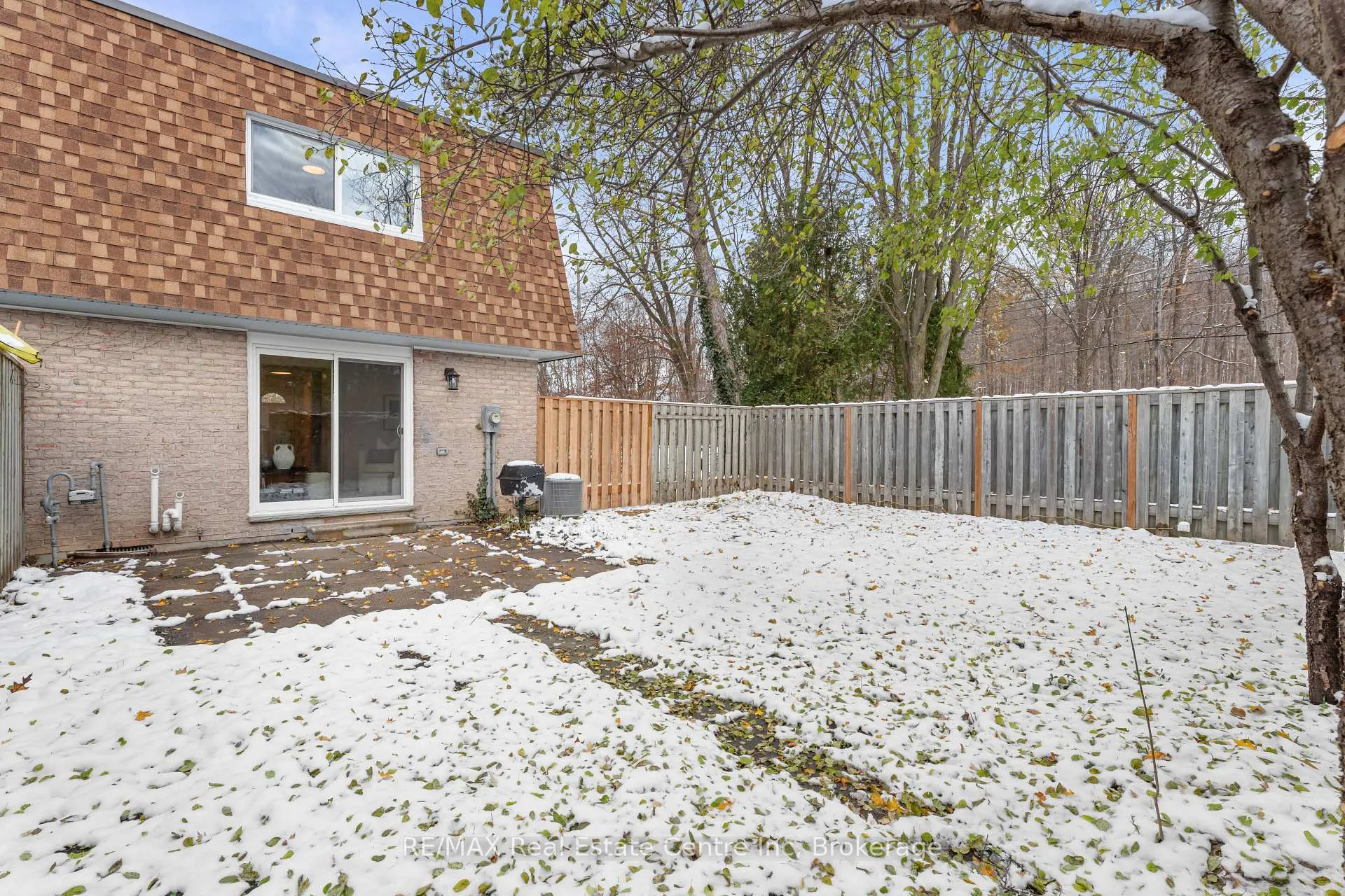 Photo 4 of Unit 1, 383 Edinburgh Road S, Guelph, Dovercliffe Park/Old University — HOMEH