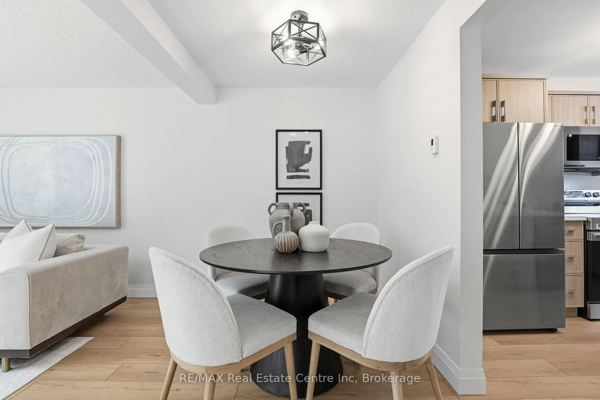 Photo 14 of Unit 1, 383 Edinburgh Road S, Guelph, Dovercliffe Park/Old University — HOMEH