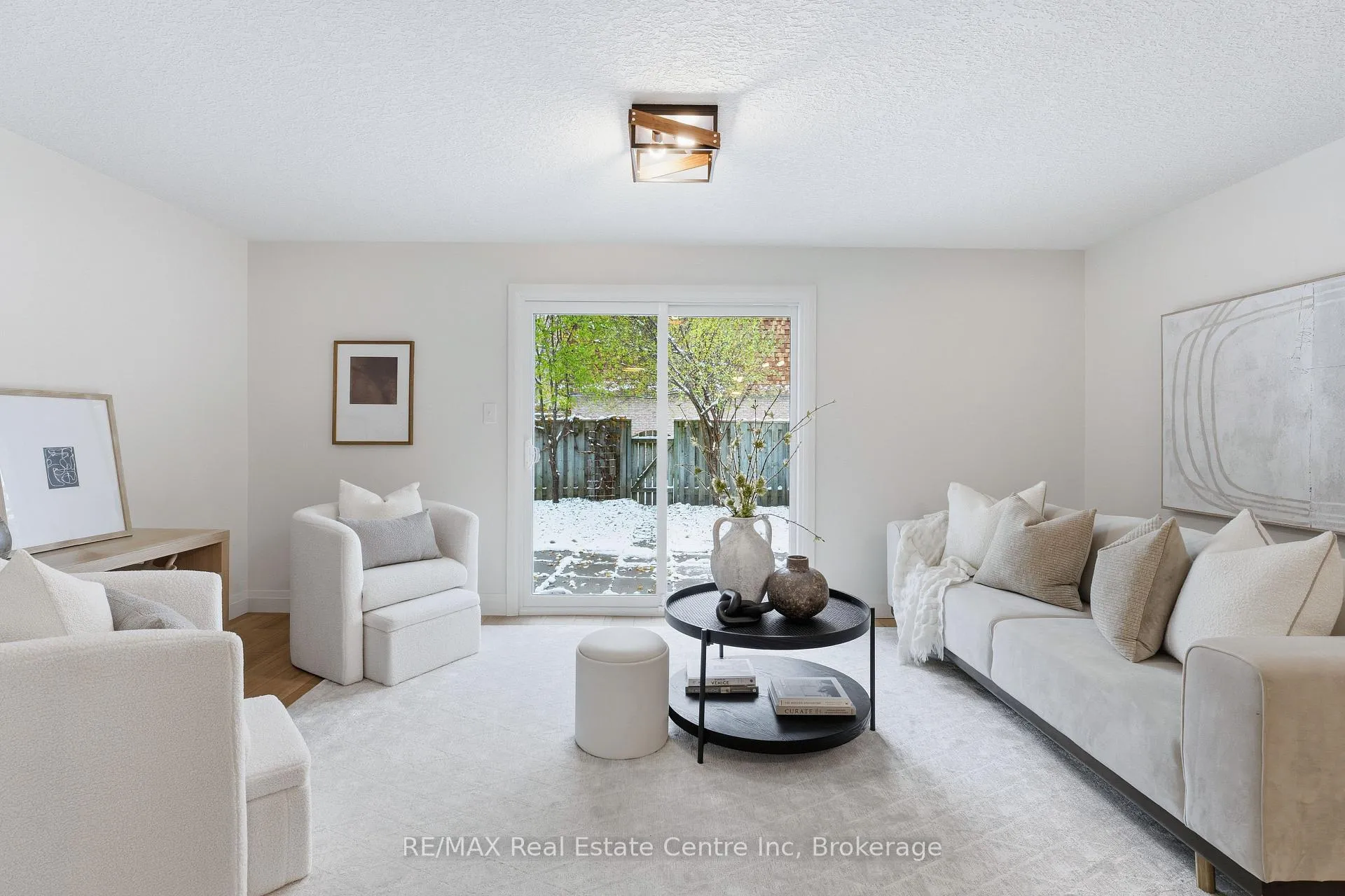 Photo 16 of Unit 1, 383 Edinburgh Road S, Guelph, Dovercliffe Park/Old University — HOMEH