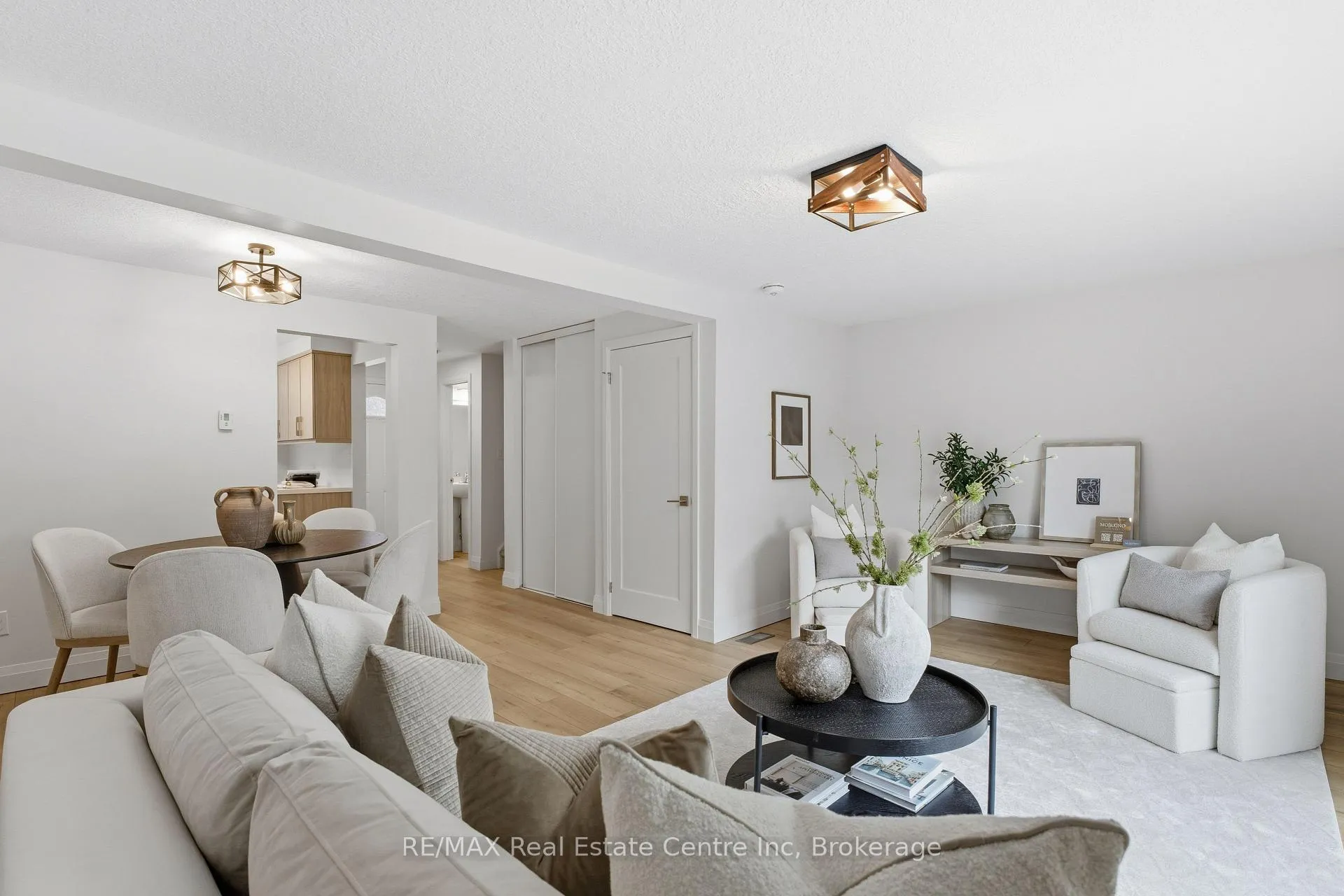 Photo 19 of Unit 1, 383 Edinburgh Road S, Guelph, Dovercliffe Park/Old University — HOMEH