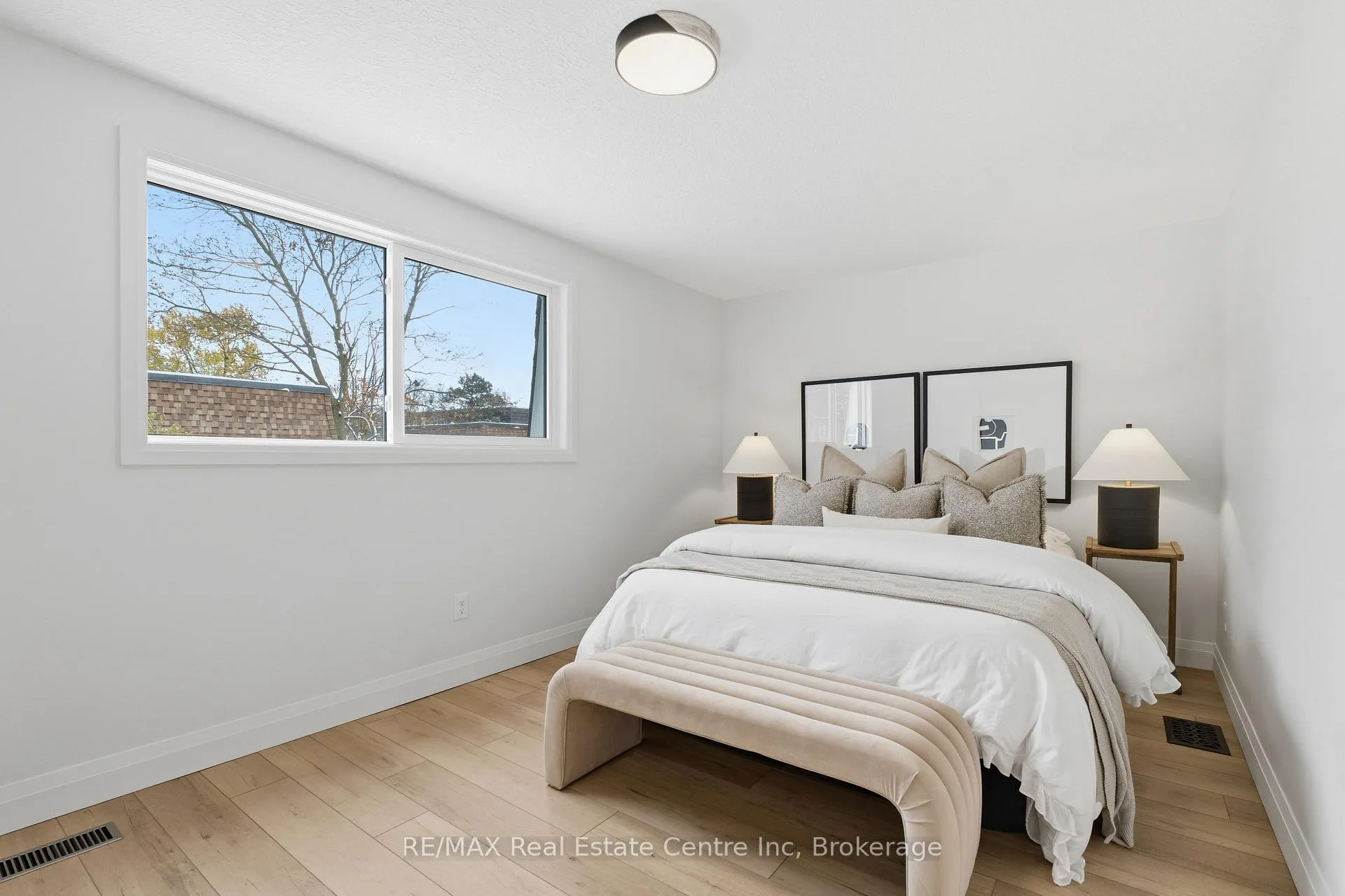 Photo 21 of Unit 1, 383 Edinburgh Road S, Guelph, Dovercliffe Park/Old University — HOMEH