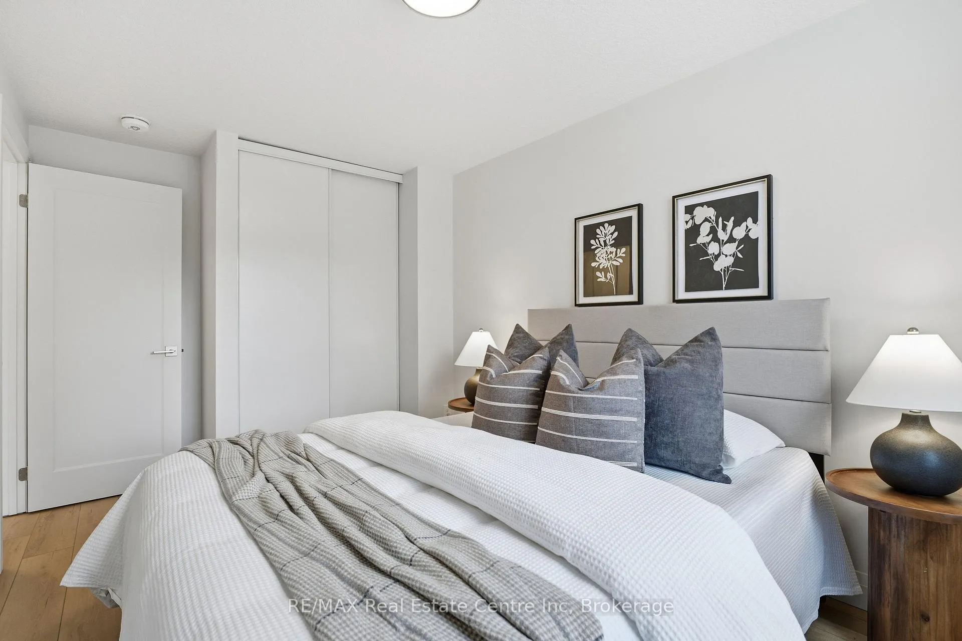 Photo 25 of Unit 1, 383 Edinburgh Road S, Guelph, Dovercliffe Park/Old University — HOMEH