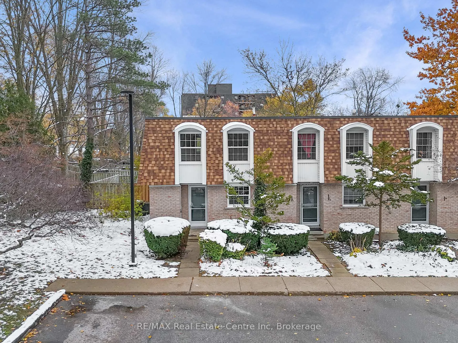 Photo 29 of Unit 1, 383 Edinburgh Road S, Guelph, Dovercliffe Park/Old University — HOMEH