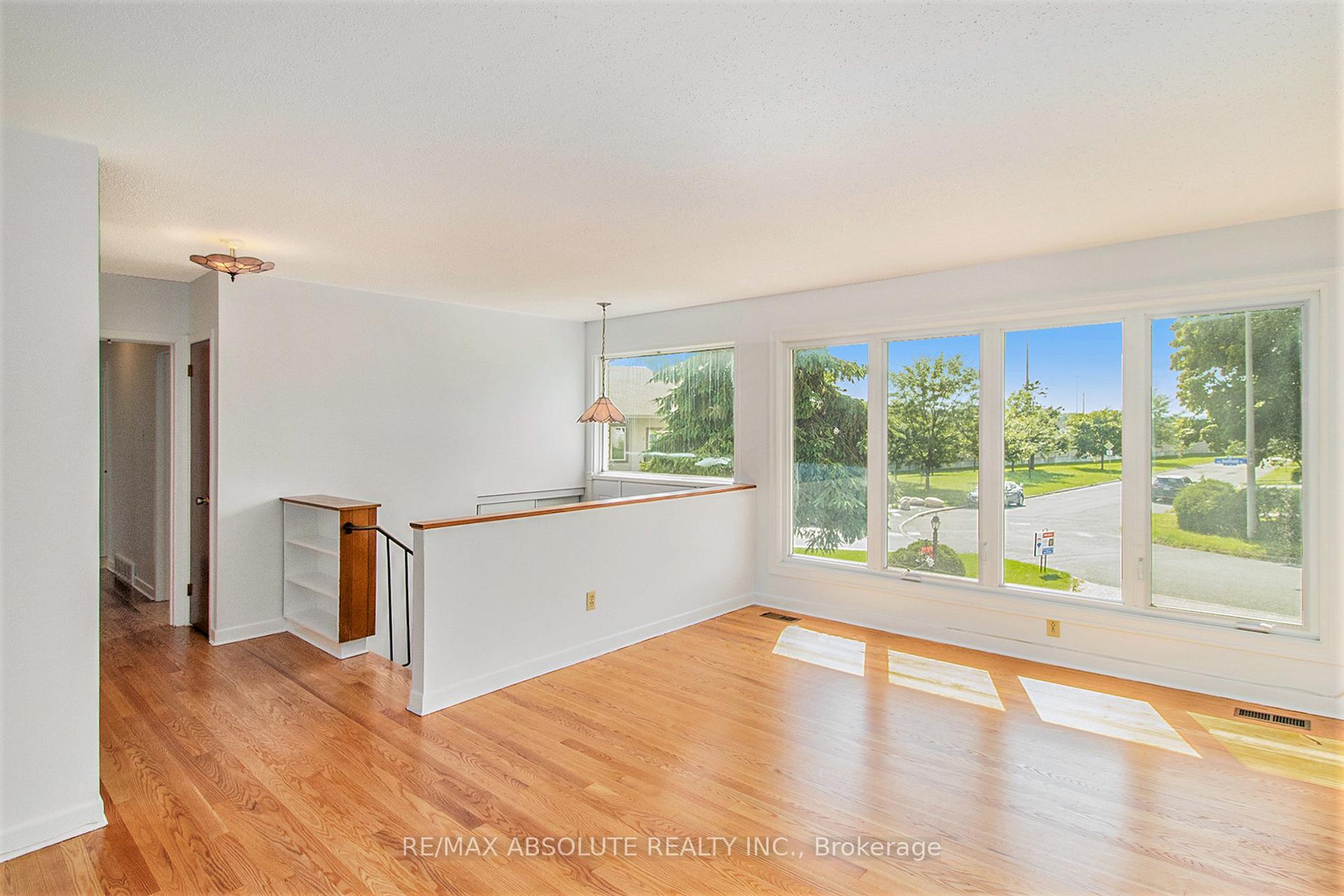 Photo 6 of 31 Bellfield Street, Ottawa, Bayshore — HOMEH