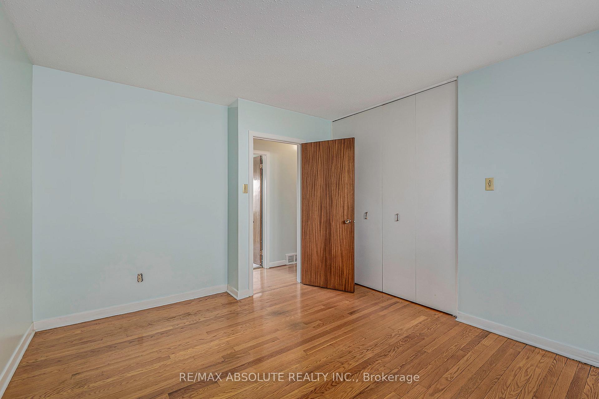 Photo 13 of 31 Bellfield Street, Ottawa, Bayshore — HOMEH