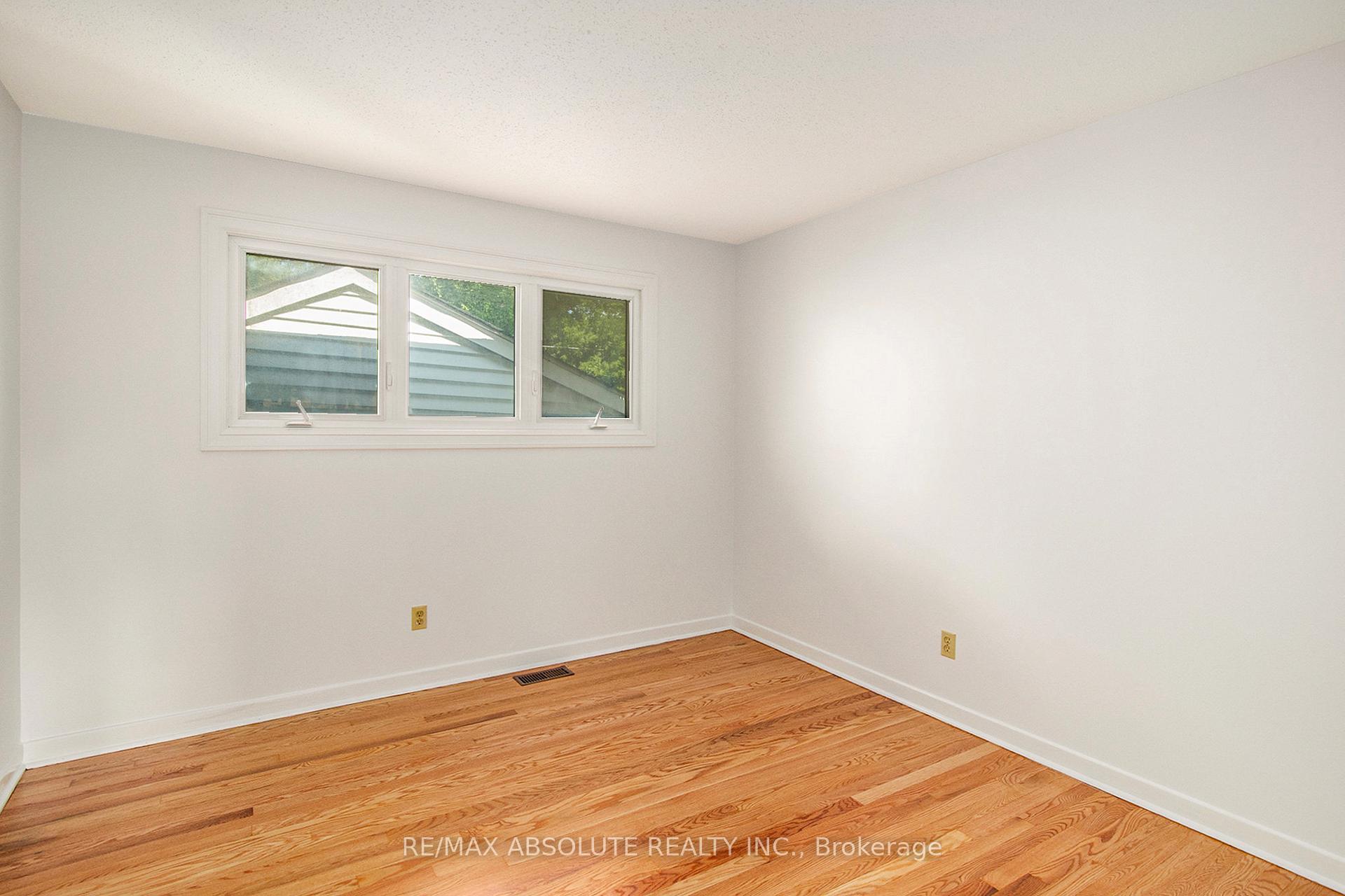 Photo 14 of 31 Bellfield Street, Ottawa, Bayshore — HOMEH