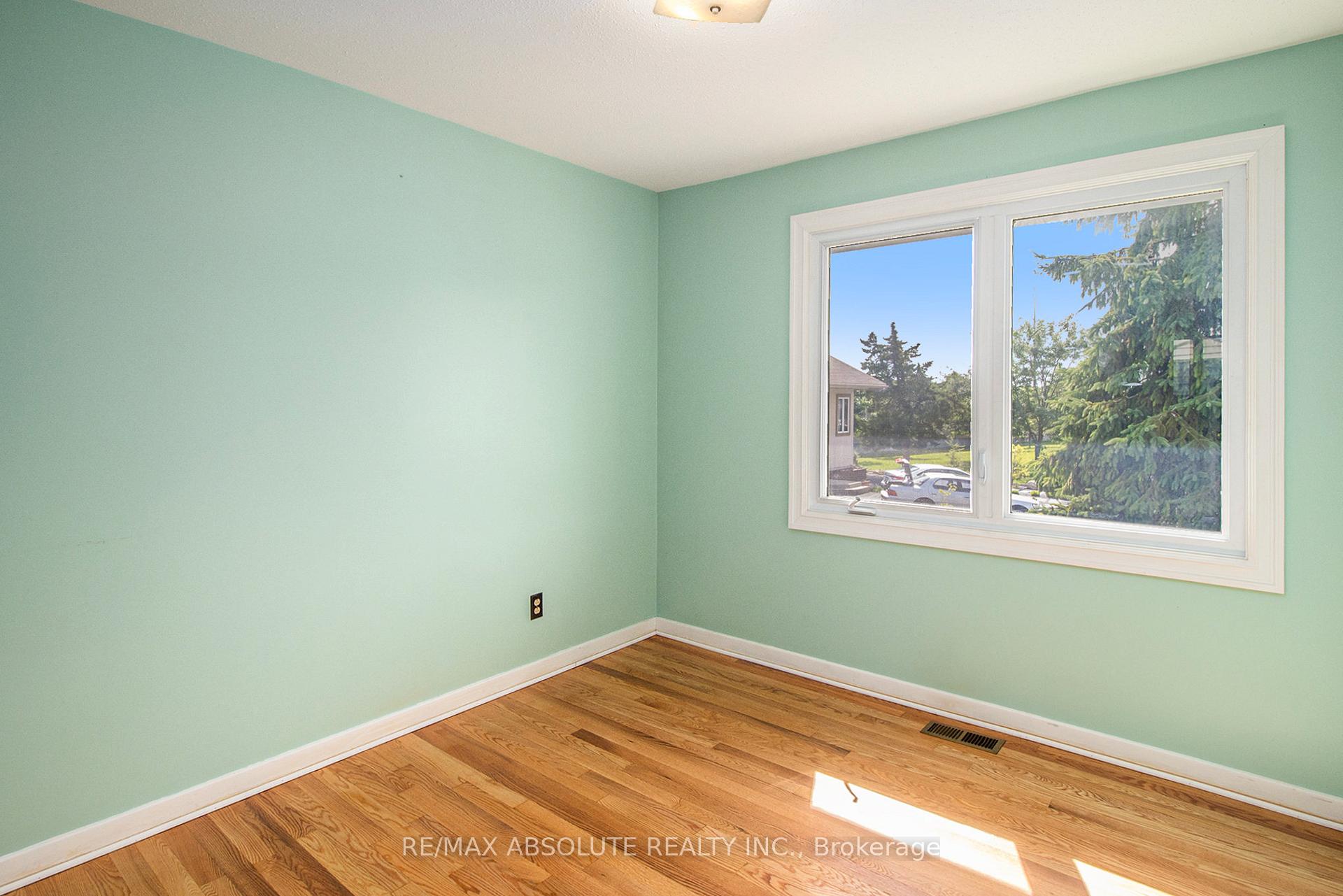 Photo 18 of 31 Bellfield Street, Ottawa, Bayshore — HOMEH