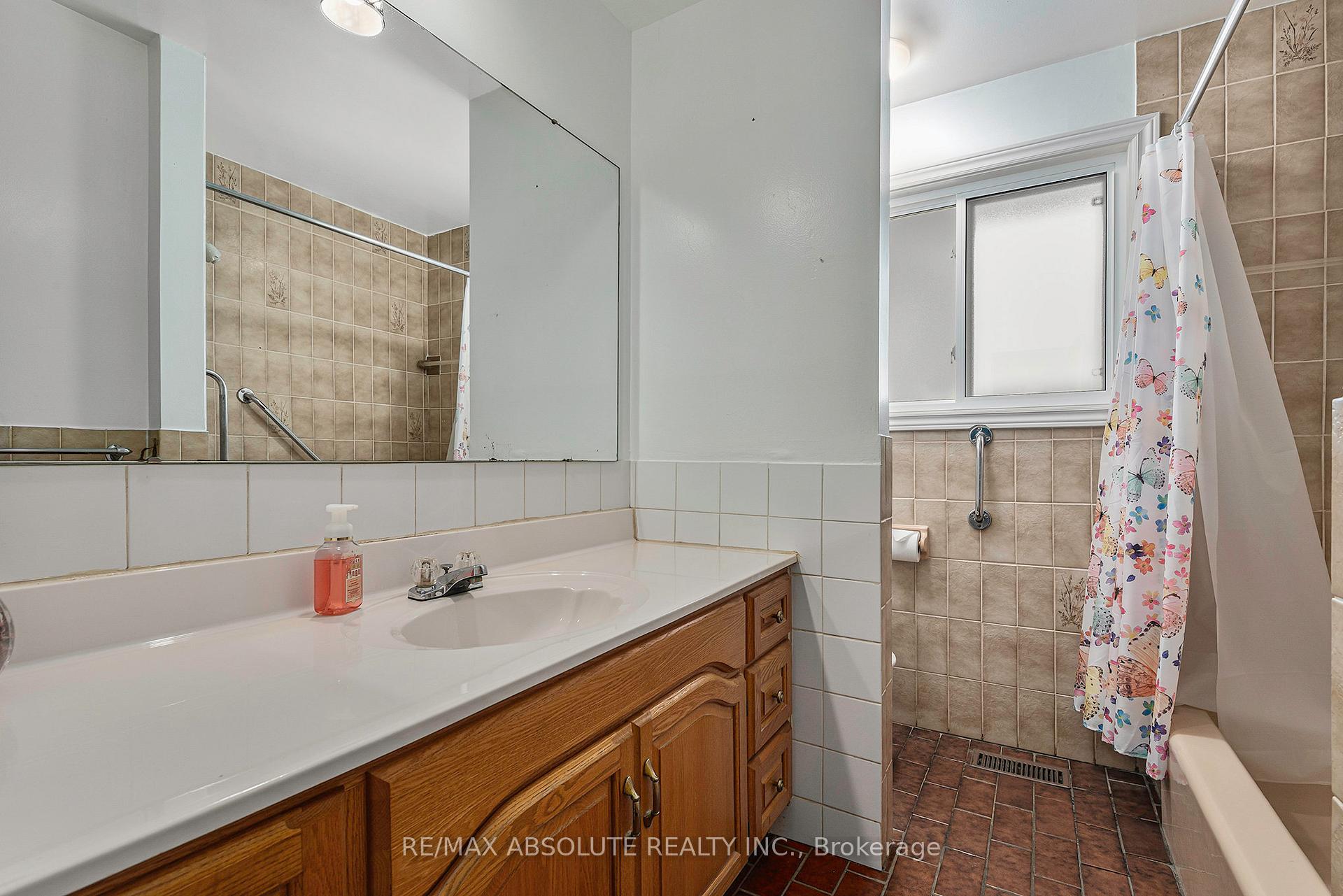 Photo 17 of 31 Bellfield Street, Ottawa, Bayshore — HOMEH