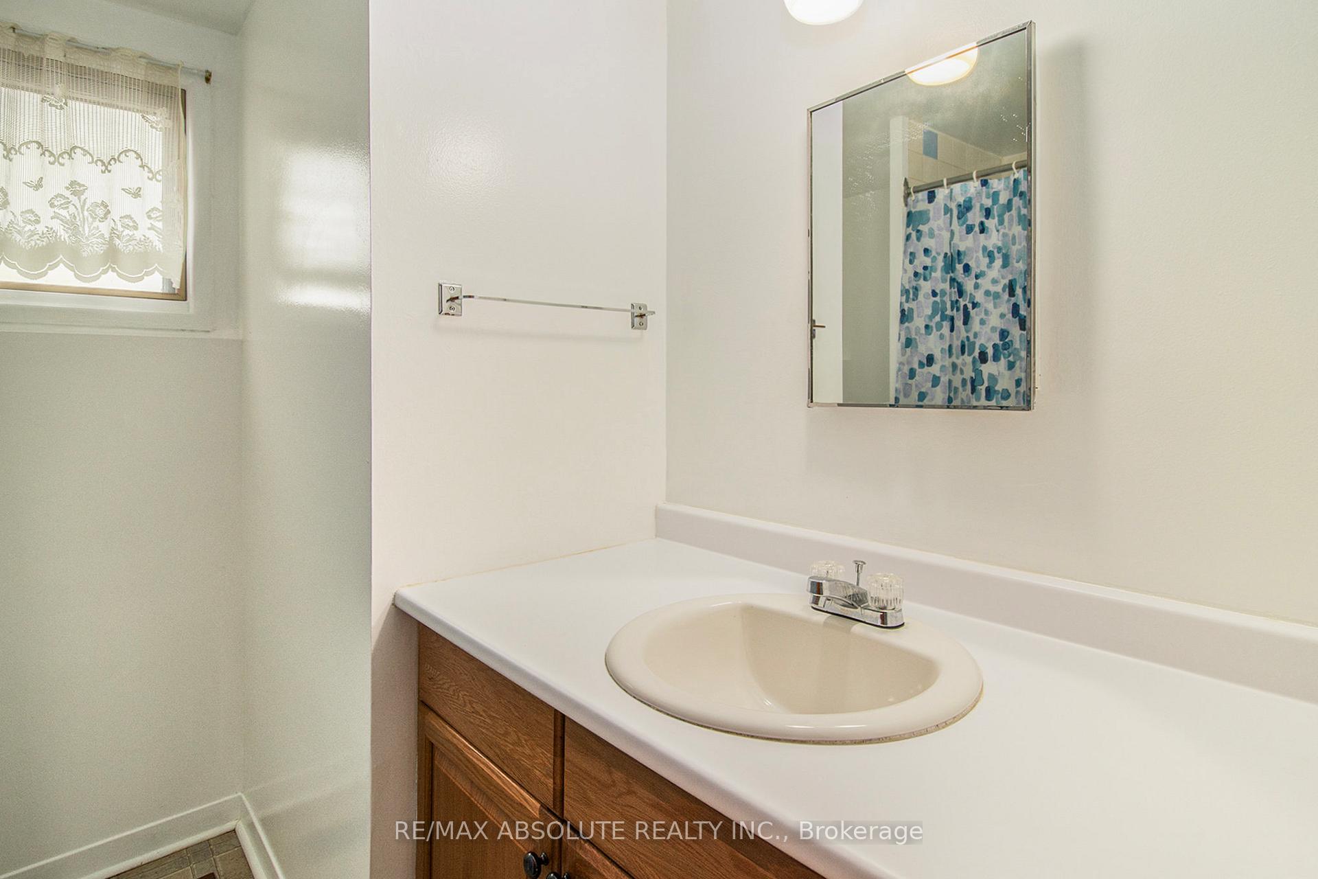 Photo 20 of 31 Bellfield Street, Ottawa, Bayshore — HOMEH