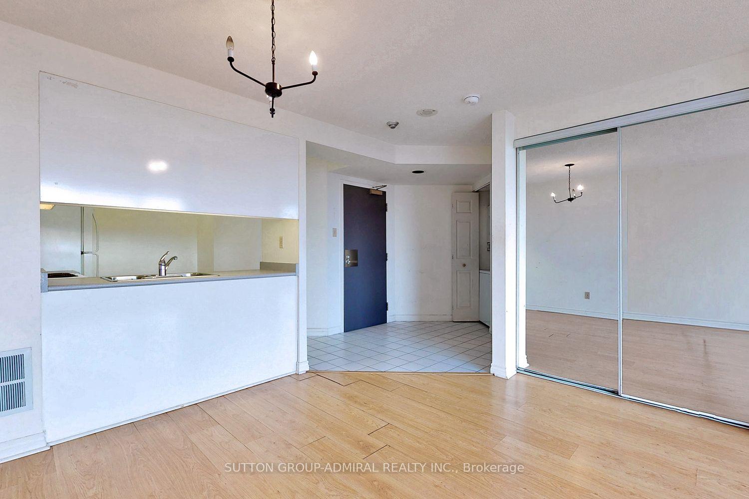 Photo 3 of Unit 2405, 736 Bay Street, Toronto, Bay Street Corridor — HOMEH