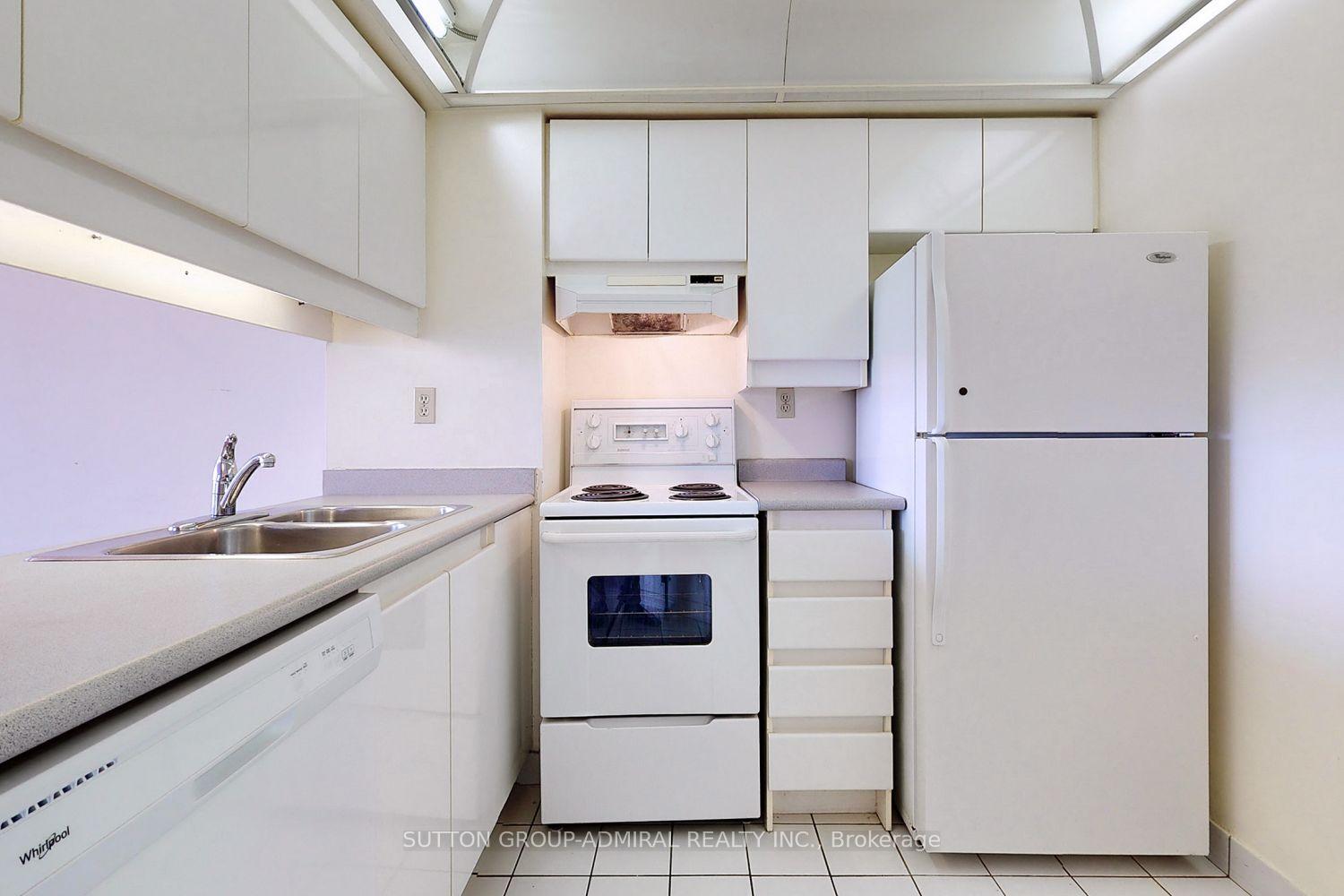 Photo 4 of Unit 2405, 736 Bay Street, Toronto, Bay Street Corridor — HOMEH