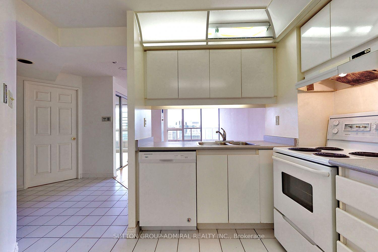 Photo 5 of Unit 2405, 736 Bay Street, Toronto, Bay Street Corridor — HOMEH