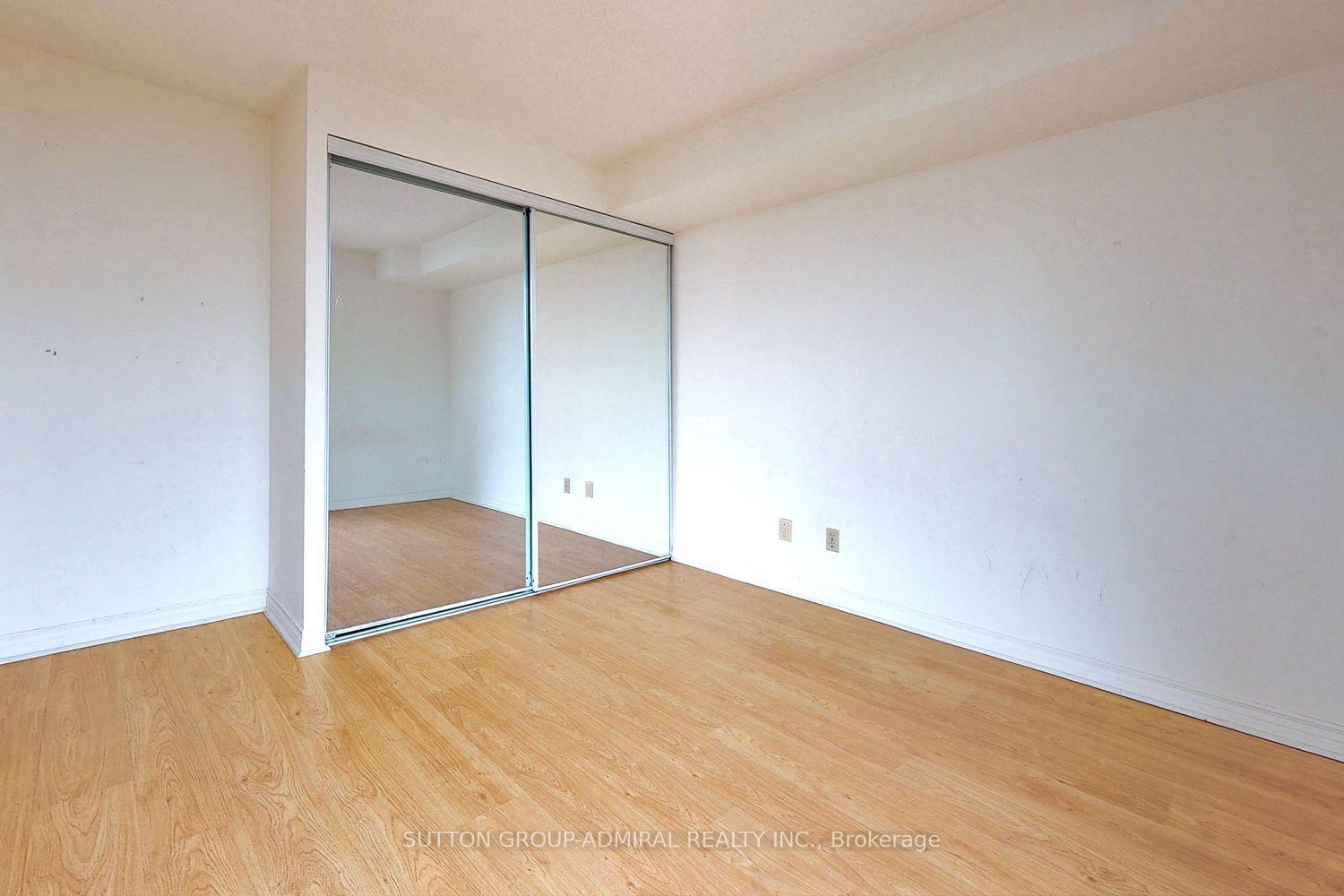 Photo 9 of Unit 2405, 736 Bay Street, Toronto, Bay Street Corridor — HOMEH