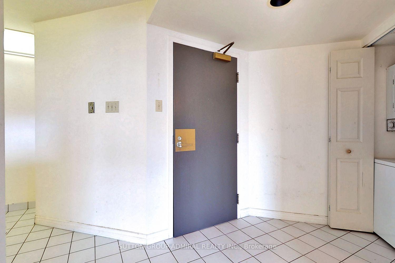 Photo 10 of Unit 2405, 736 Bay Street, Toronto, Bay Street Corridor — HOMEH