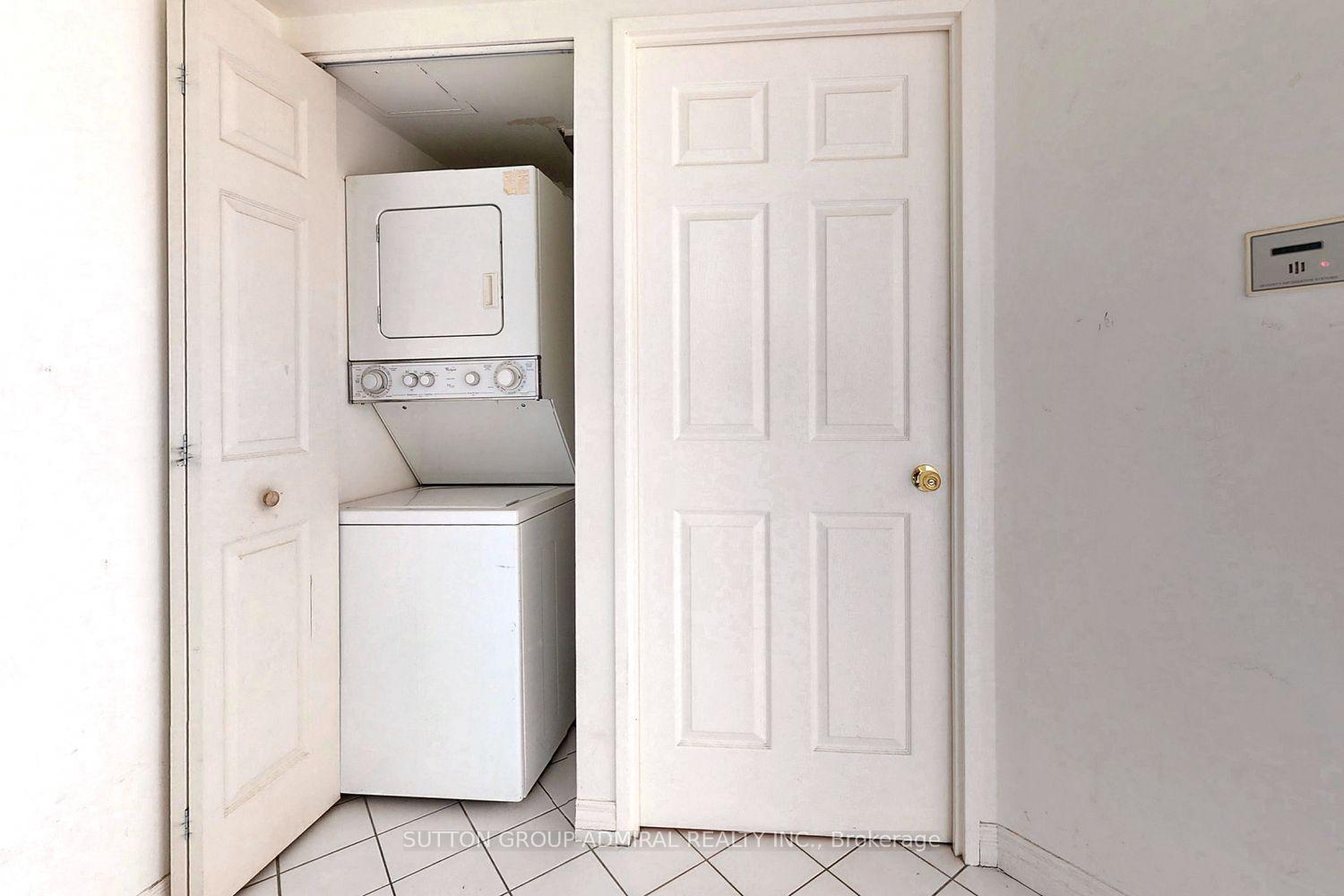 Photo 11 of Unit 2405, 736 Bay Street, Toronto, Bay Street Corridor — HOMEH
