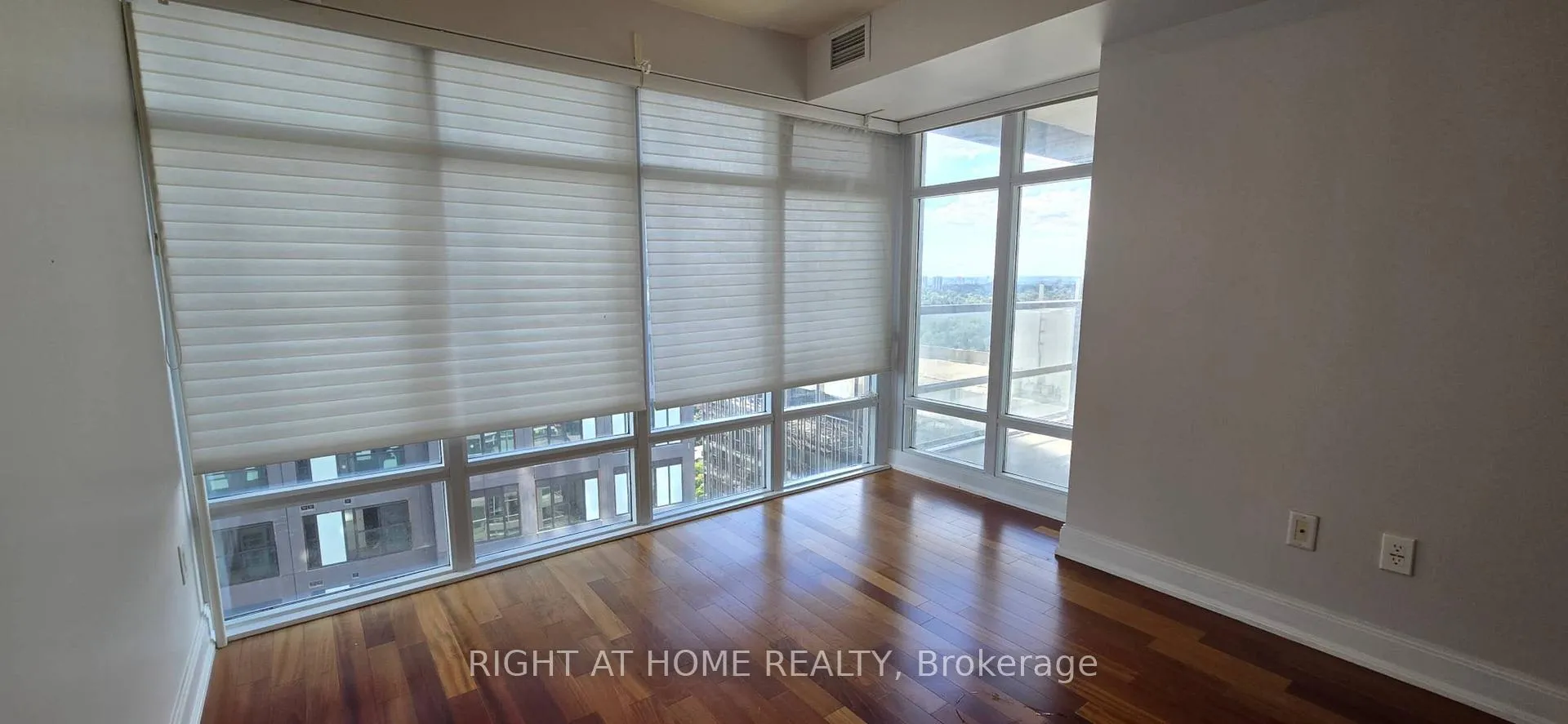 Photo 2 of Unit 2805, 2181 Yonge Street, Toronto, Mount Pleasant West — HOMEH