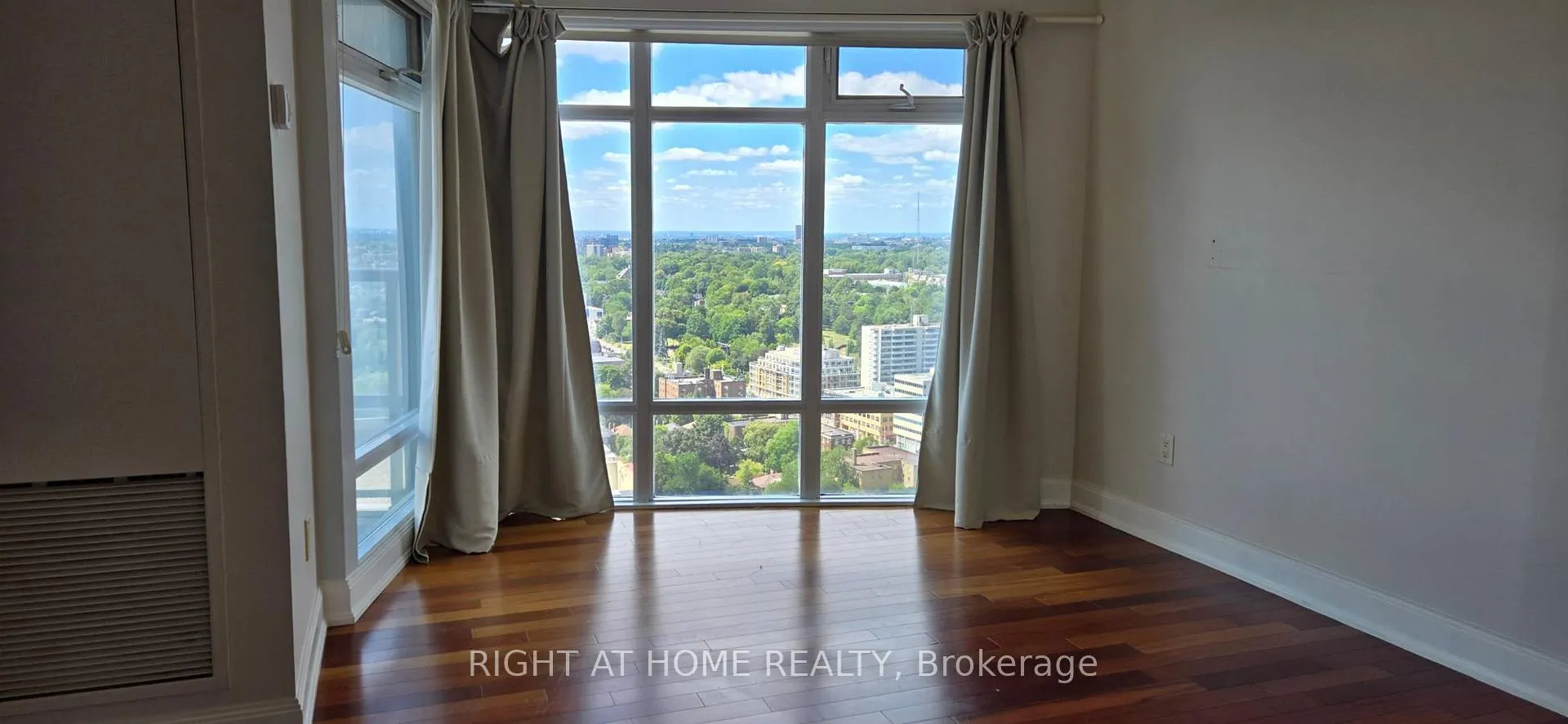 Photo 6 of Unit 2805, 2181 Yonge Street, Toronto, Mount Pleasant West — HOMEH