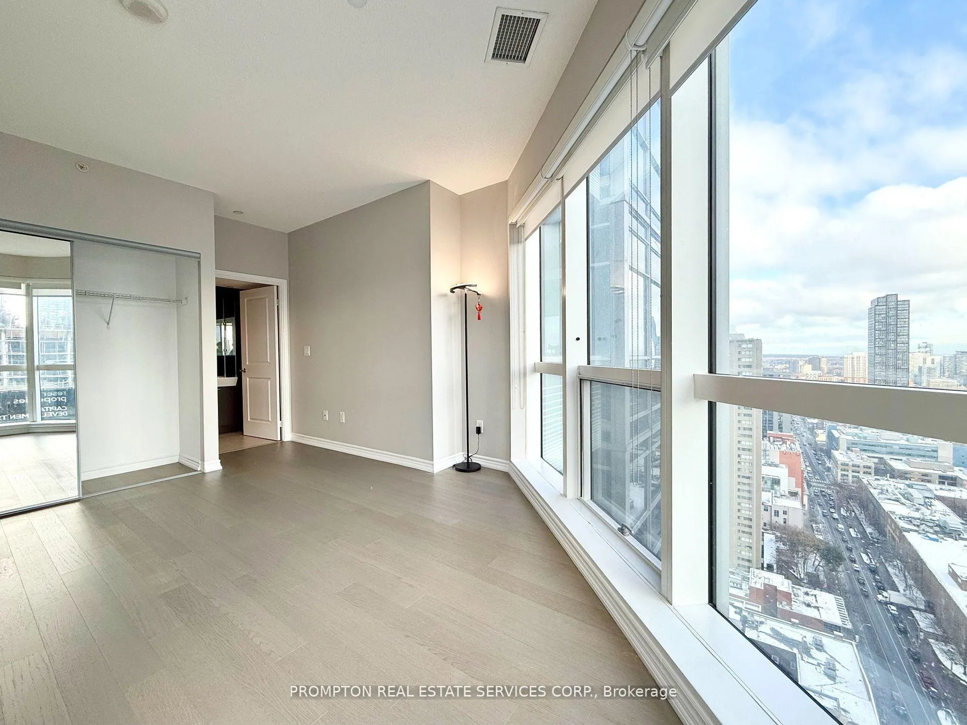 Photo 5 of Unit 2808, 386 Yonge Street, Toronto, Bay Street Corridor — HOMEH