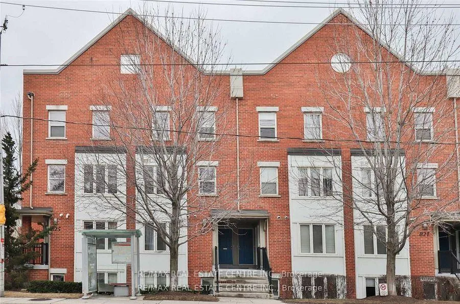 Front of Unit 5, 823 Dundas Street E