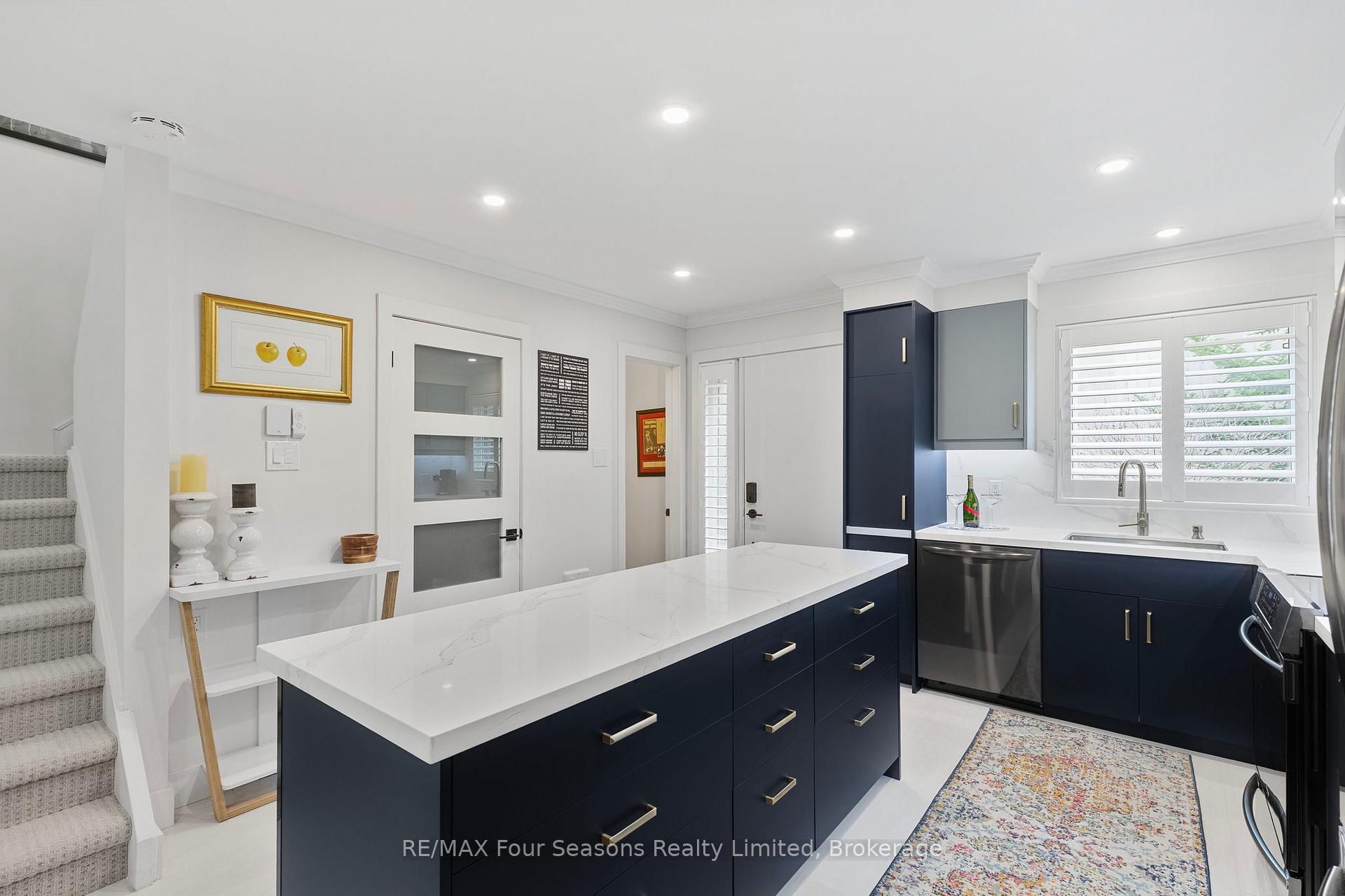 Photo 7 of 113 Escarpment Crescent, Collingwood — HOMEH