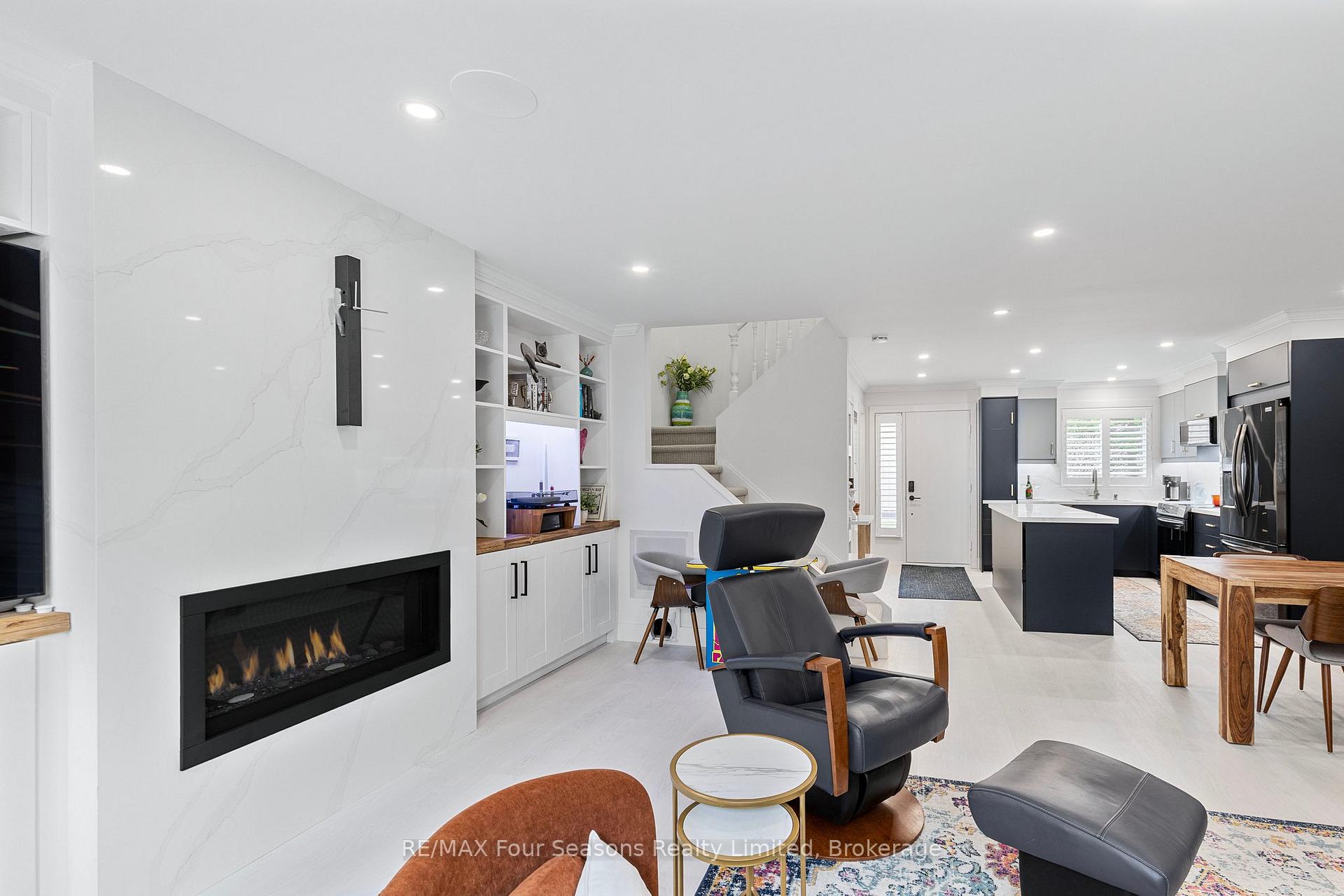 Photo 16 of 113 Escarpment Crescent, Collingwood — HOMEH