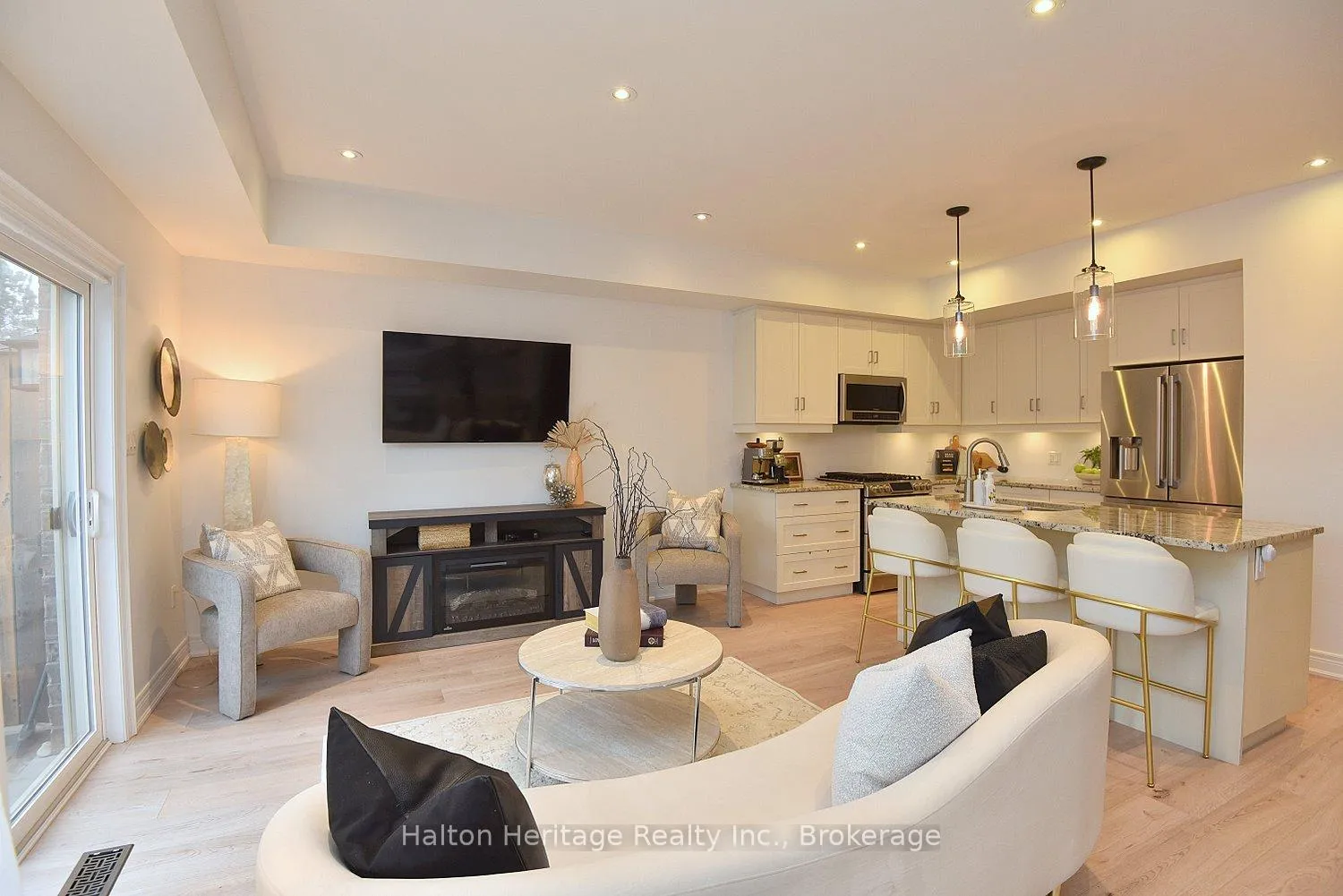 Photo 8 of Unit 31, 40 Hamilton Street S, Hamilton, Waterdown — HOMEH