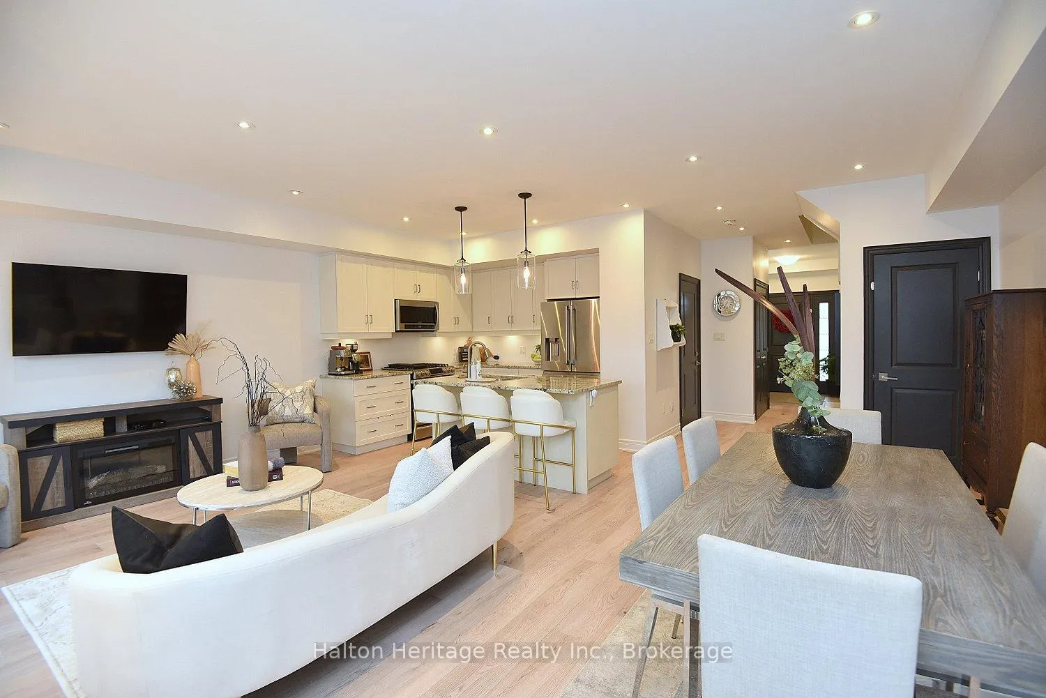 Photo 12 of Unit 31, 40 Hamilton Street S, Hamilton, Waterdown — HOMEH