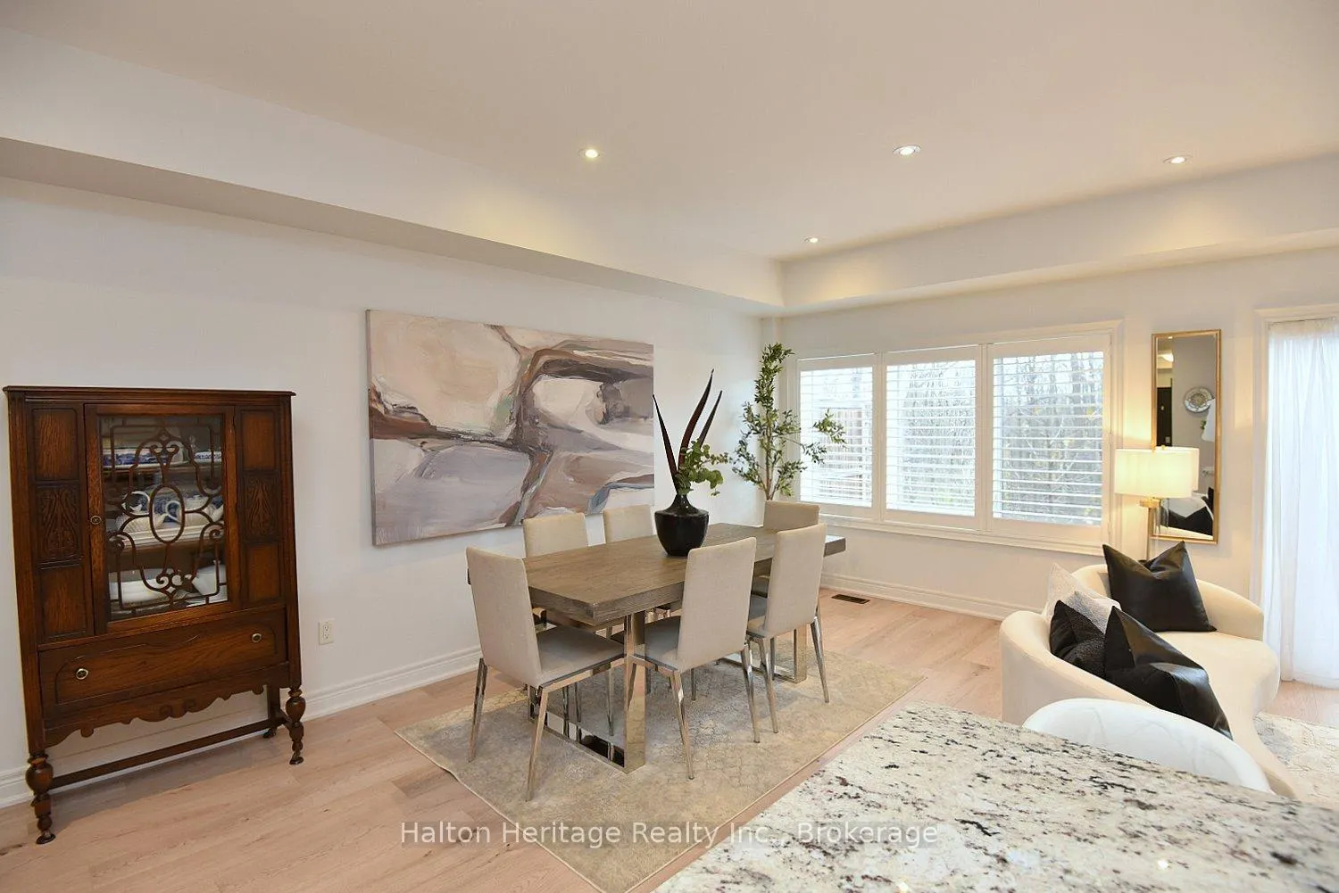 Photo 13 of Unit 31, 40 Hamilton Street S, Hamilton, Waterdown — HOMEH
