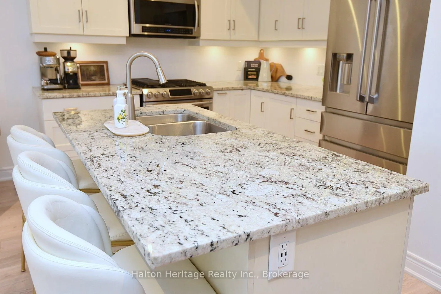 Photo 15 of Unit 31, 40 Hamilton Street S, Hamilton, Waterdown — HOMEH