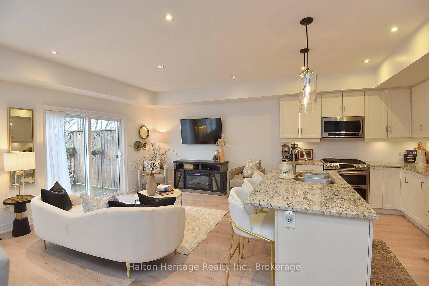 Photo 19 of Unit 31, 40 Hamilton Street S, Hamilton, Waterdown — HOMEH