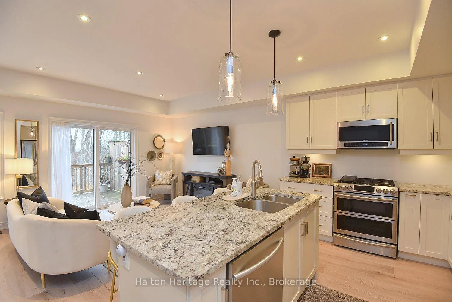 Photo 22 of Unit 31, 40 Hamilton Street S, Hamilton, Waterdown — HOMEH