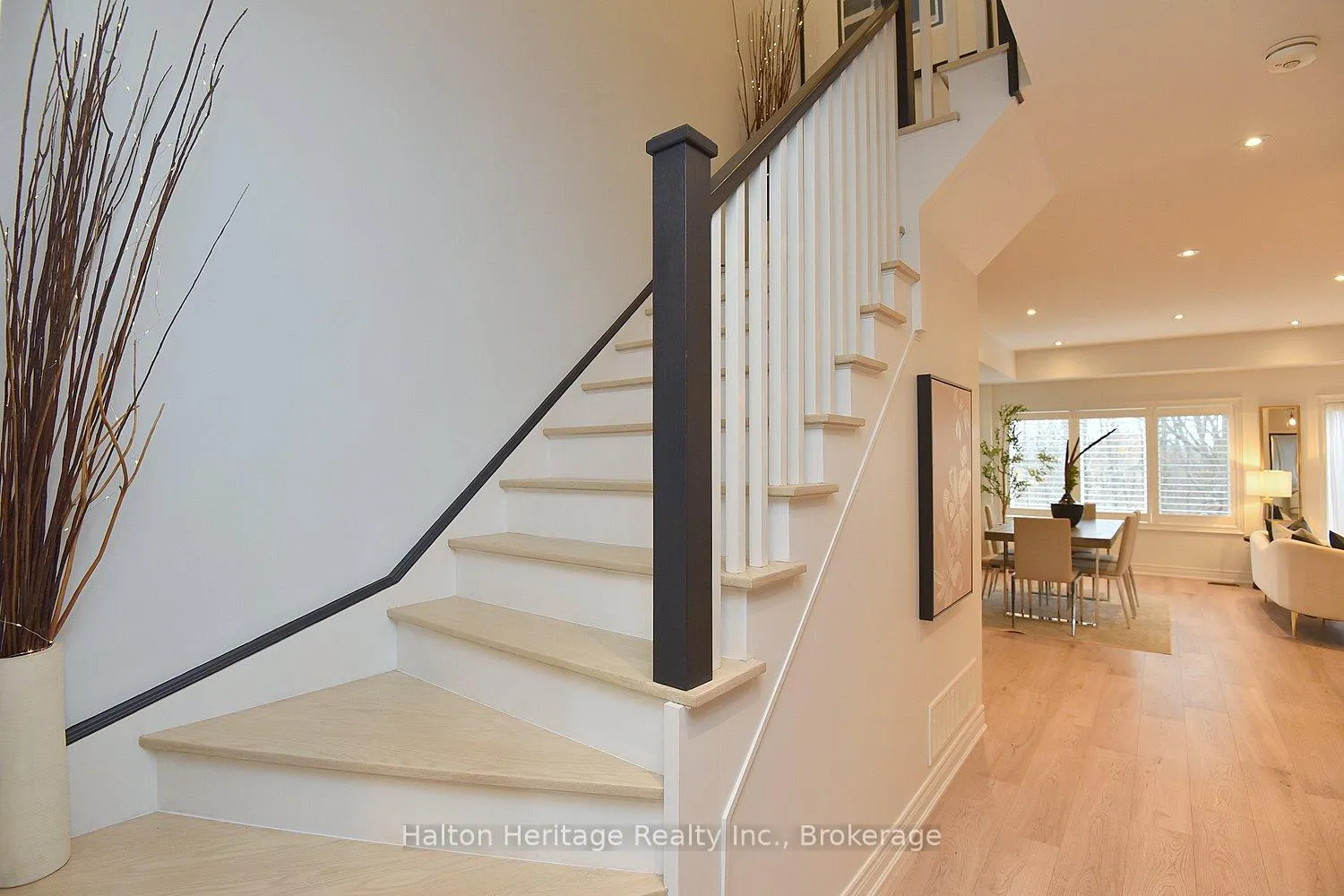 Photo 25 of Unit 31, 40 Hamilton Street S, Hamilton, Waterdown — HOMEH