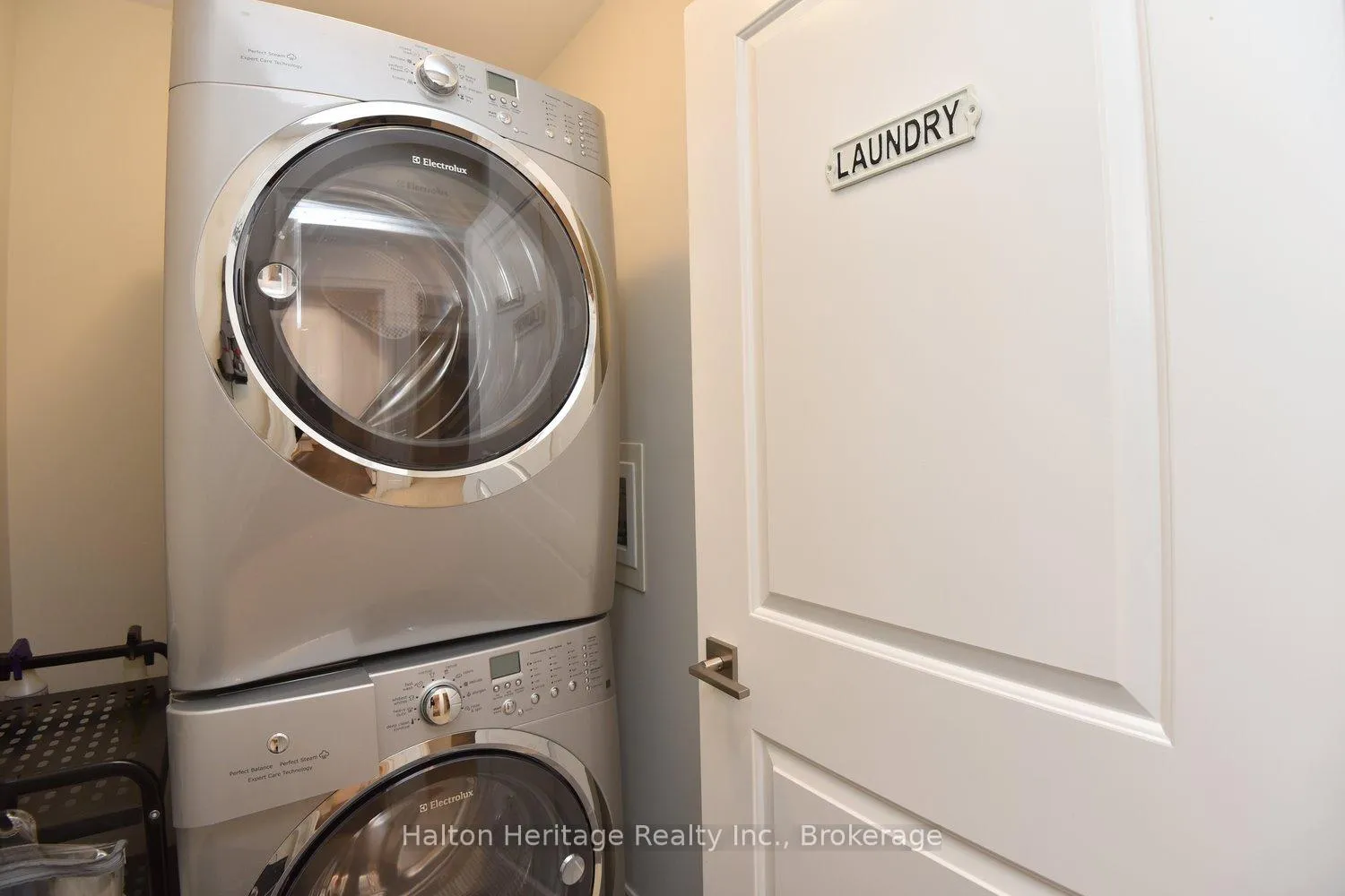 Photo 37 of Unit 31, 40 Hamilton Street S, Hamilton, Waterdown — HOMEH