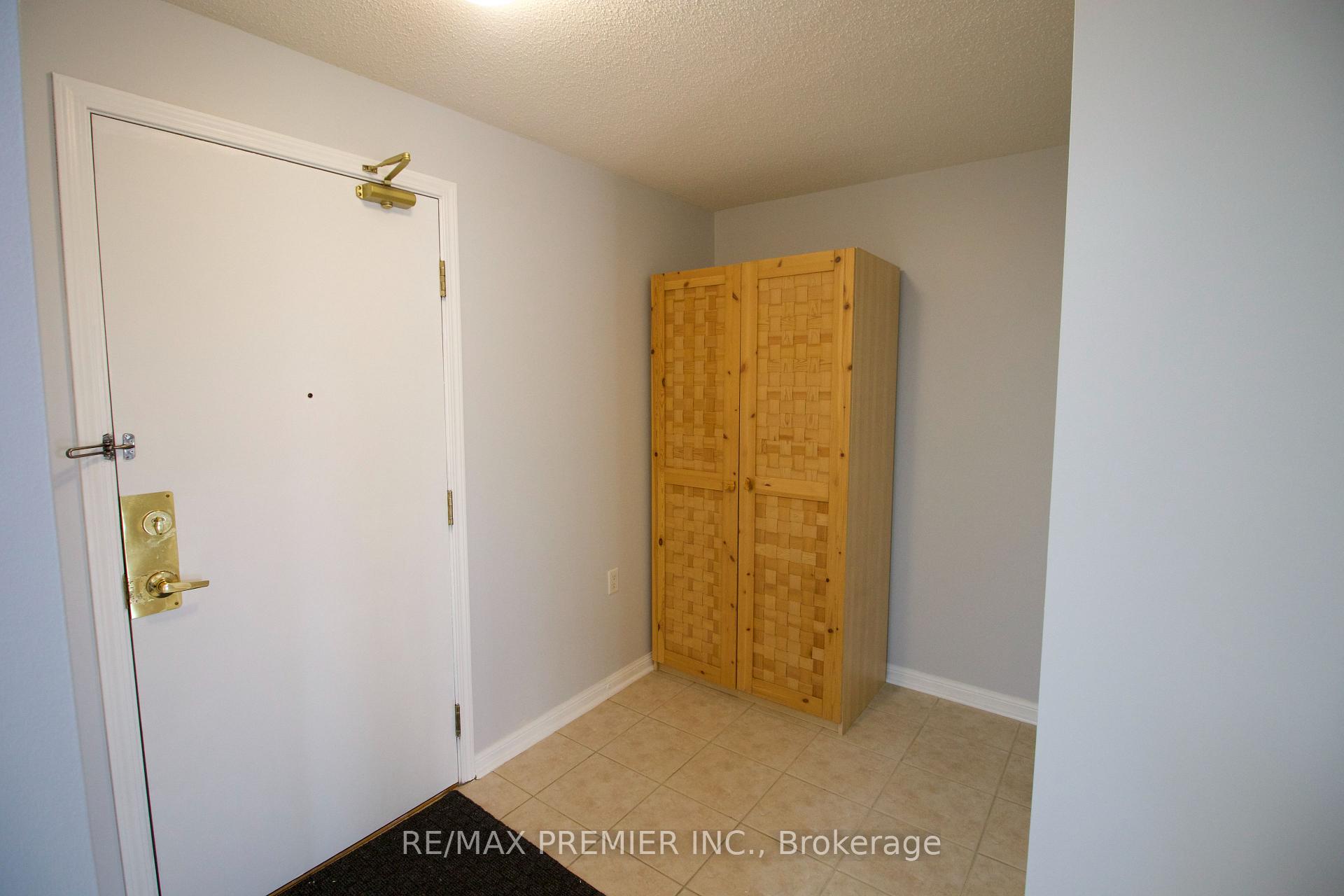 Photo 8 of Unit 402, 650 Lawrence Avenue W, Toronto, Englemount-Lawrence — HOMEH