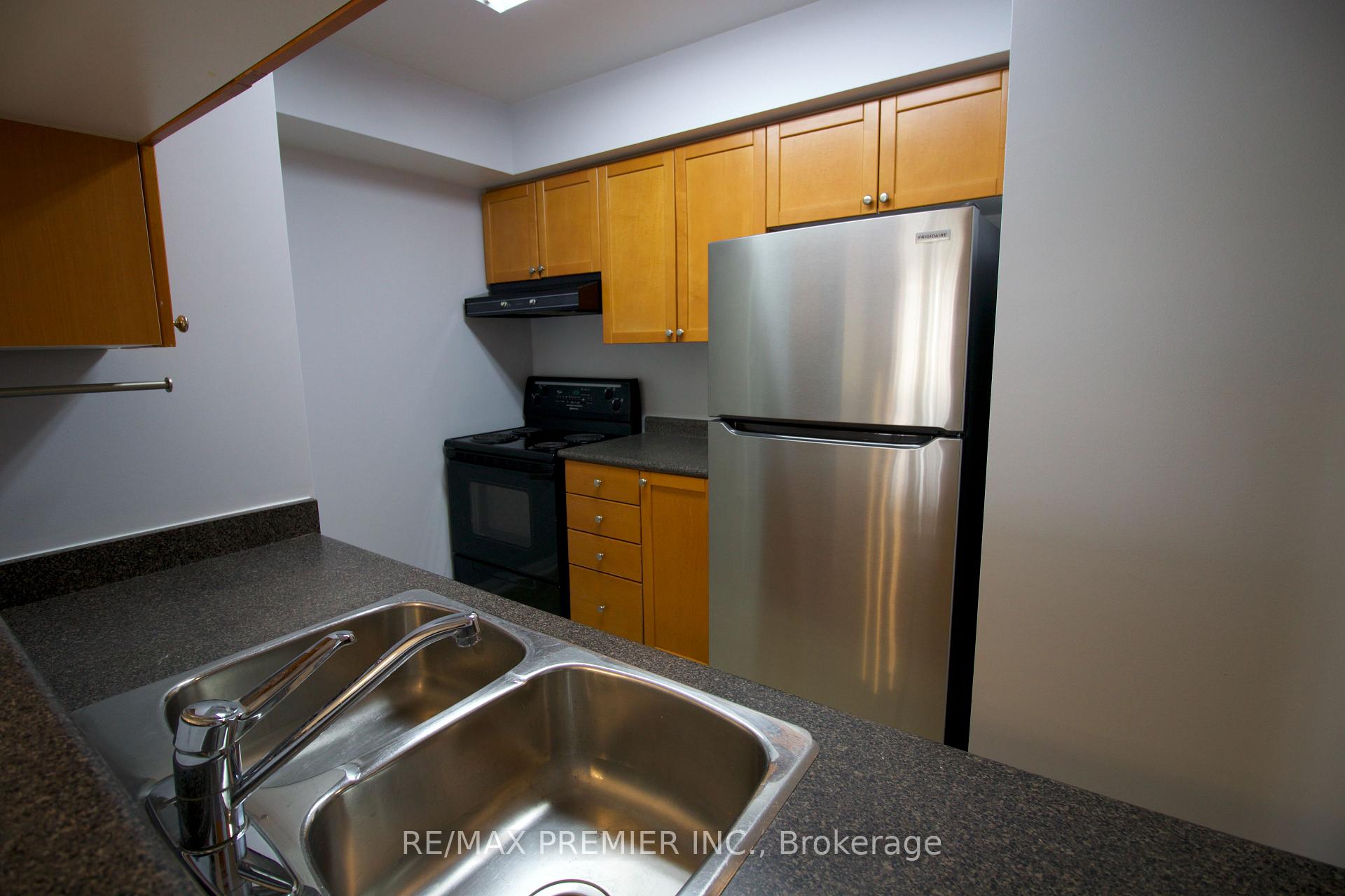 Photo 11 of Unit 402, 650 Lawrence Avenue W, Toronto, Englemount-Lawrence — HOMEH