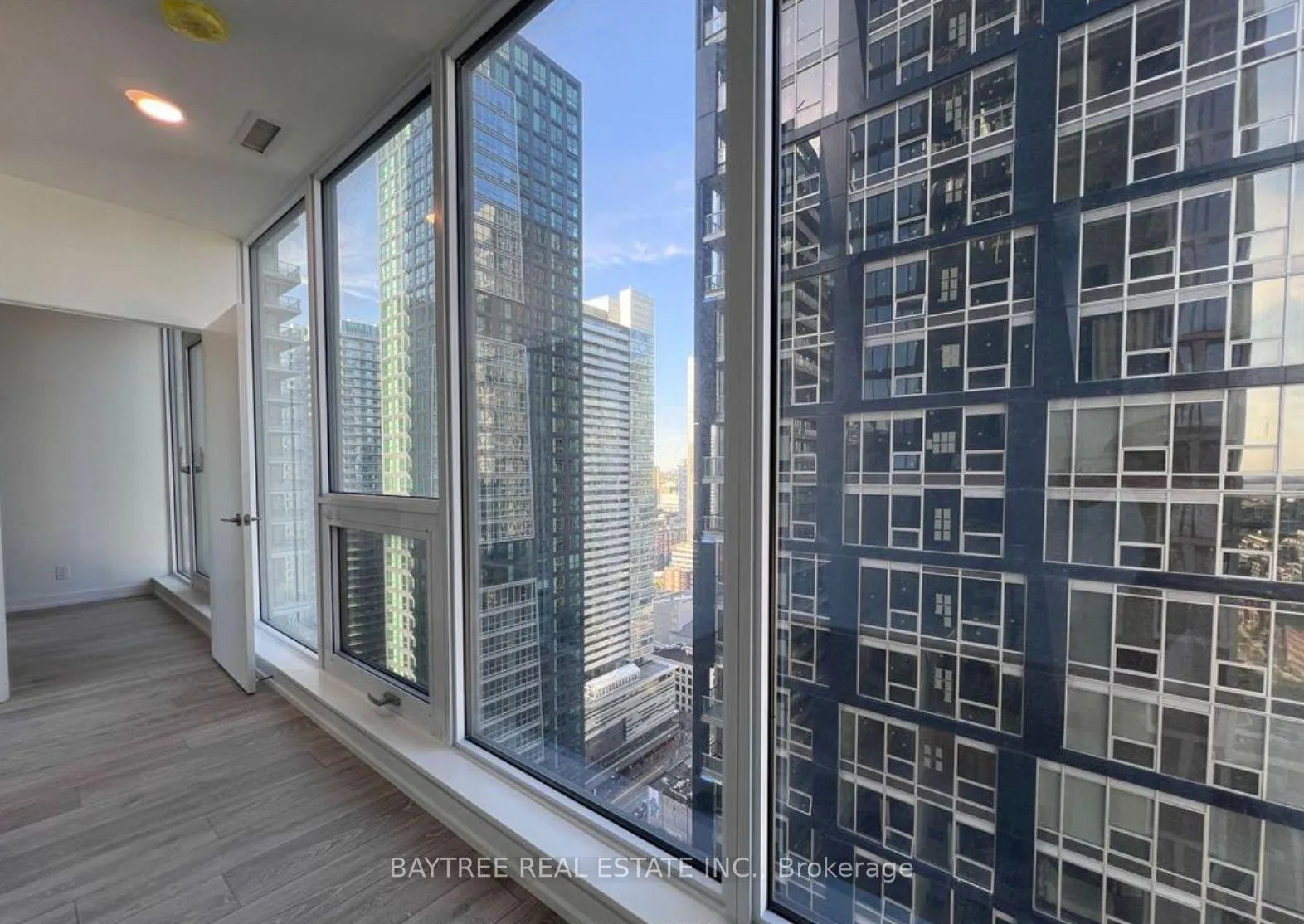 Photo 6 of Unit 3610, 55 Mercer Street, Toronto, Waterfront Communities — HOMEH