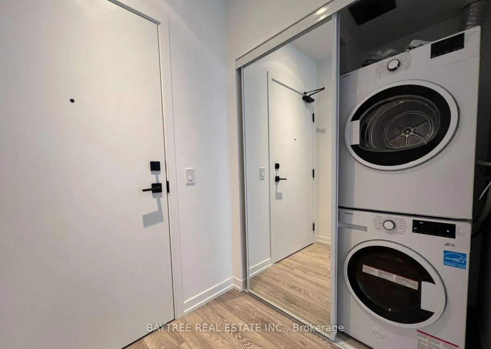 Photo 9 of Unit 3610, 55 Mercer Street, Toronto, Waterfront Communities — HOMEH