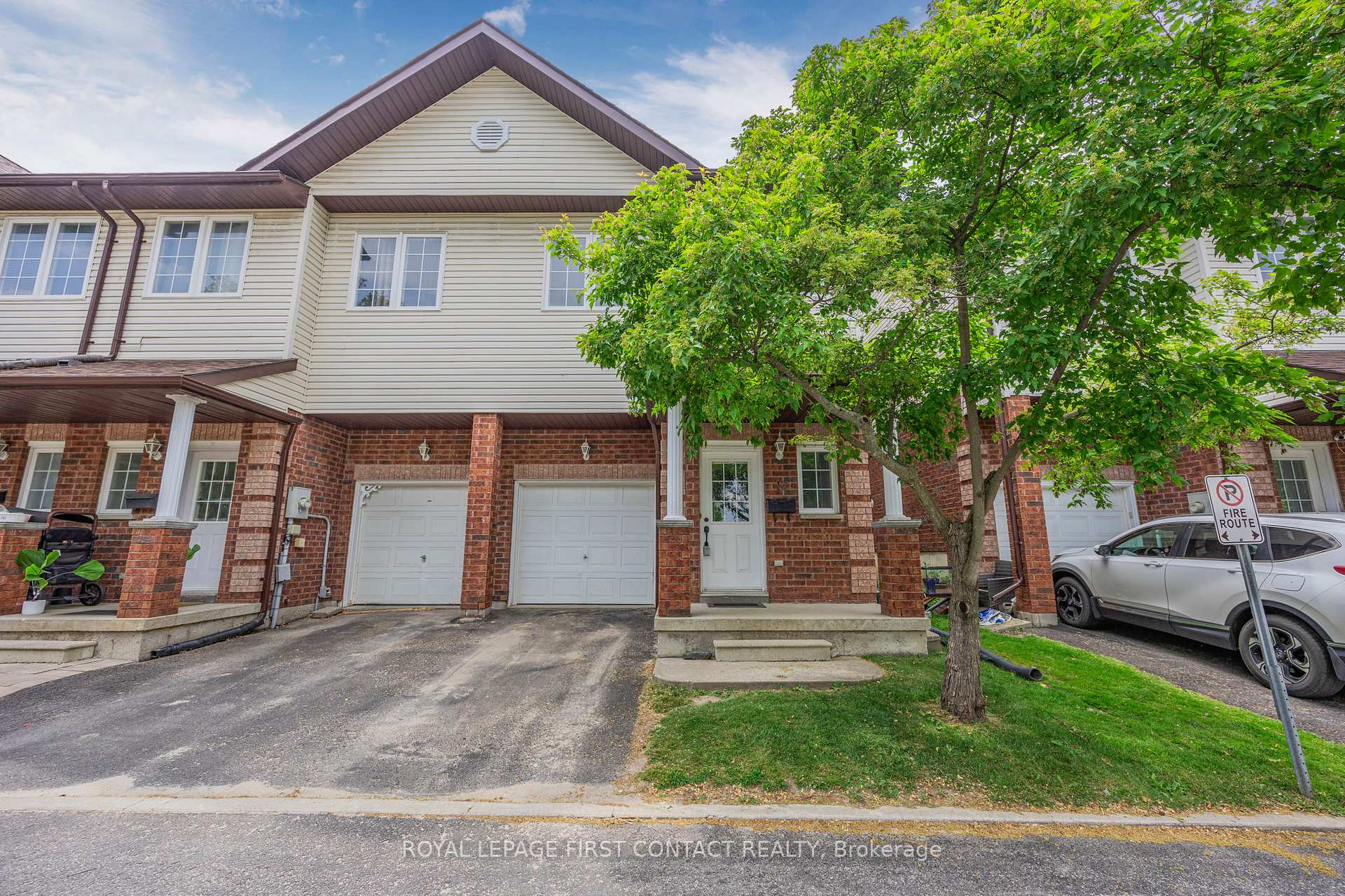 Photo 3 of Unit 12, 488 Yonge Street, Barrie, Painswick North — HOMEH